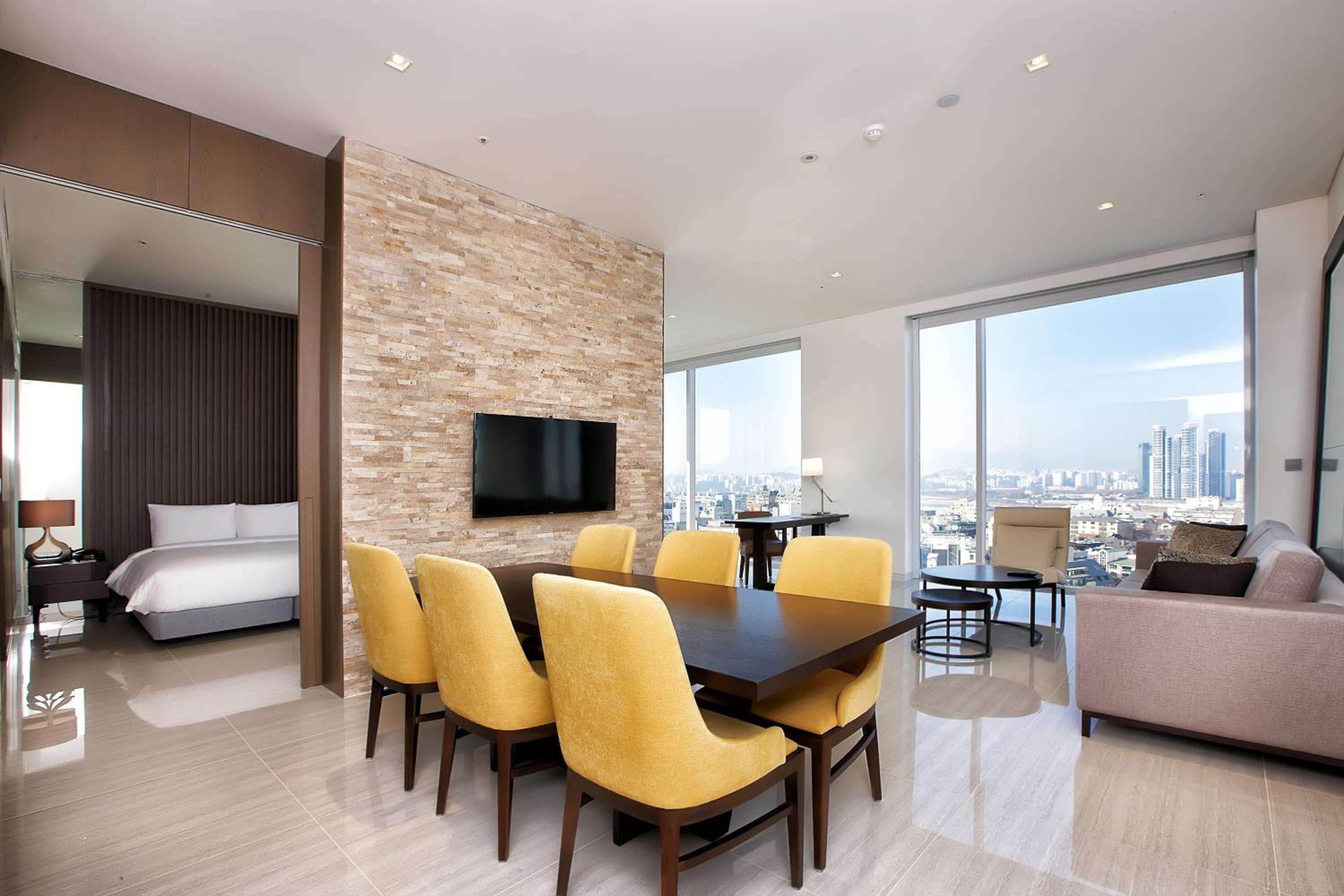 Panoramic Suite