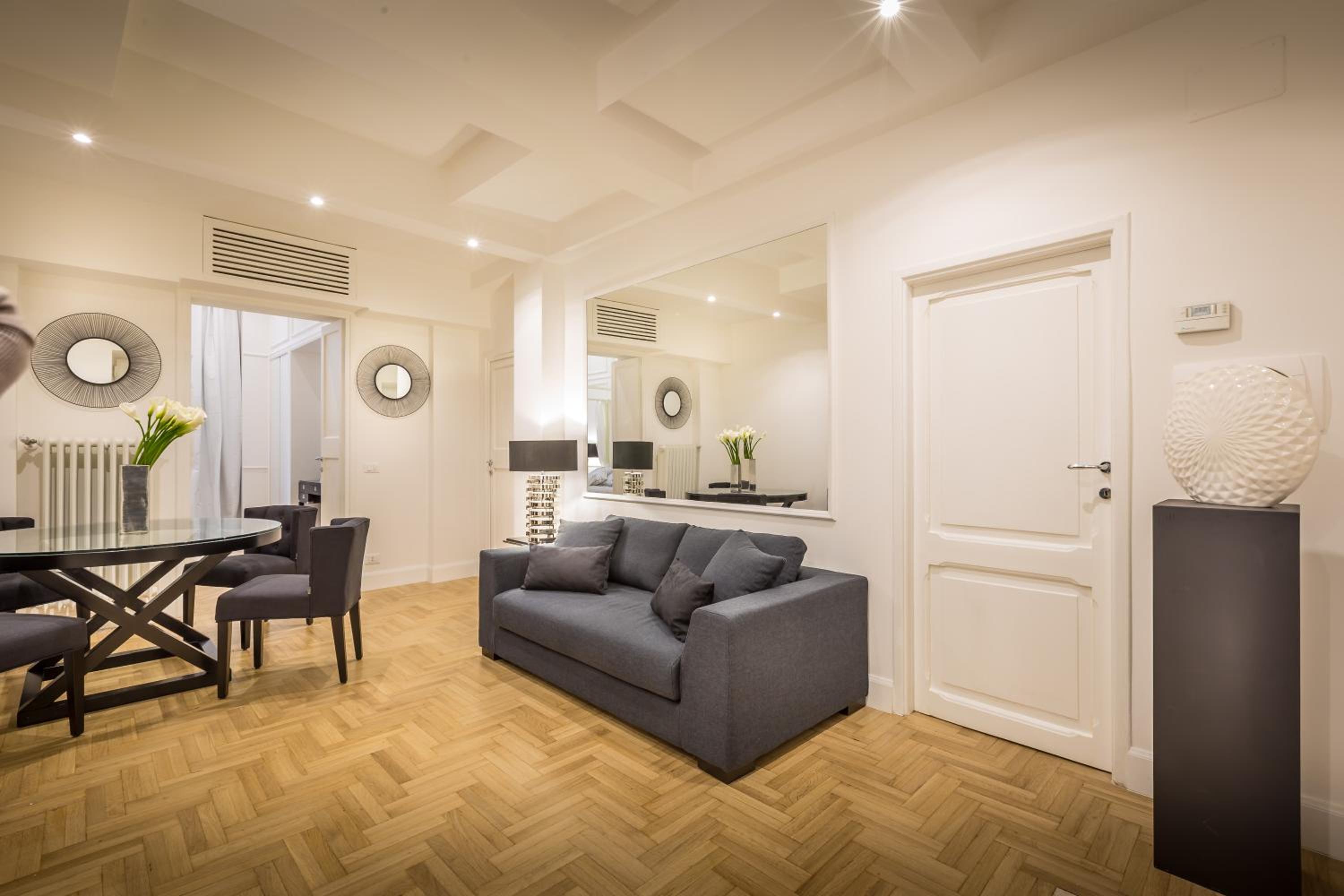 Deluxe Apartment