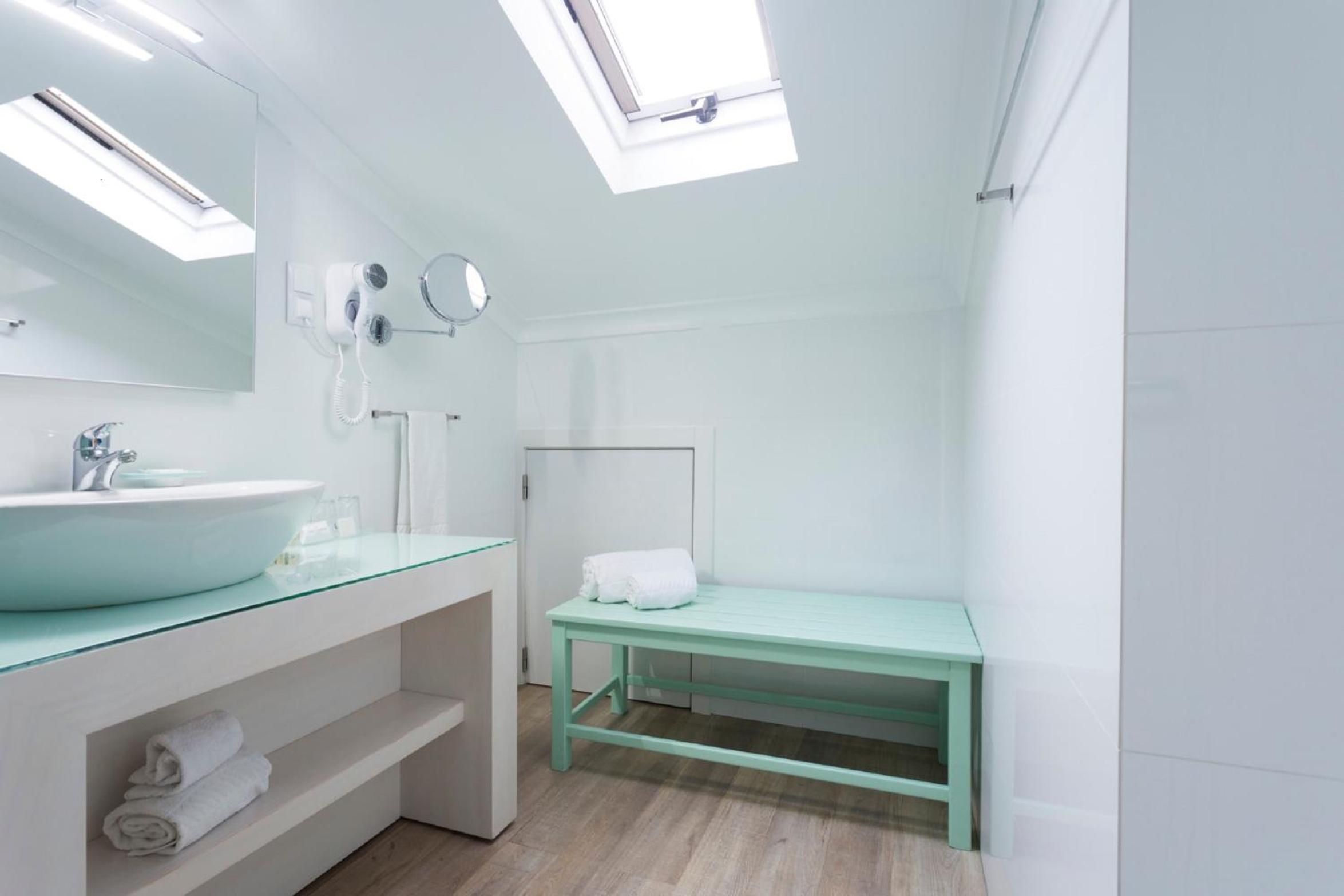 Triple Room with Balcony - Photo 3