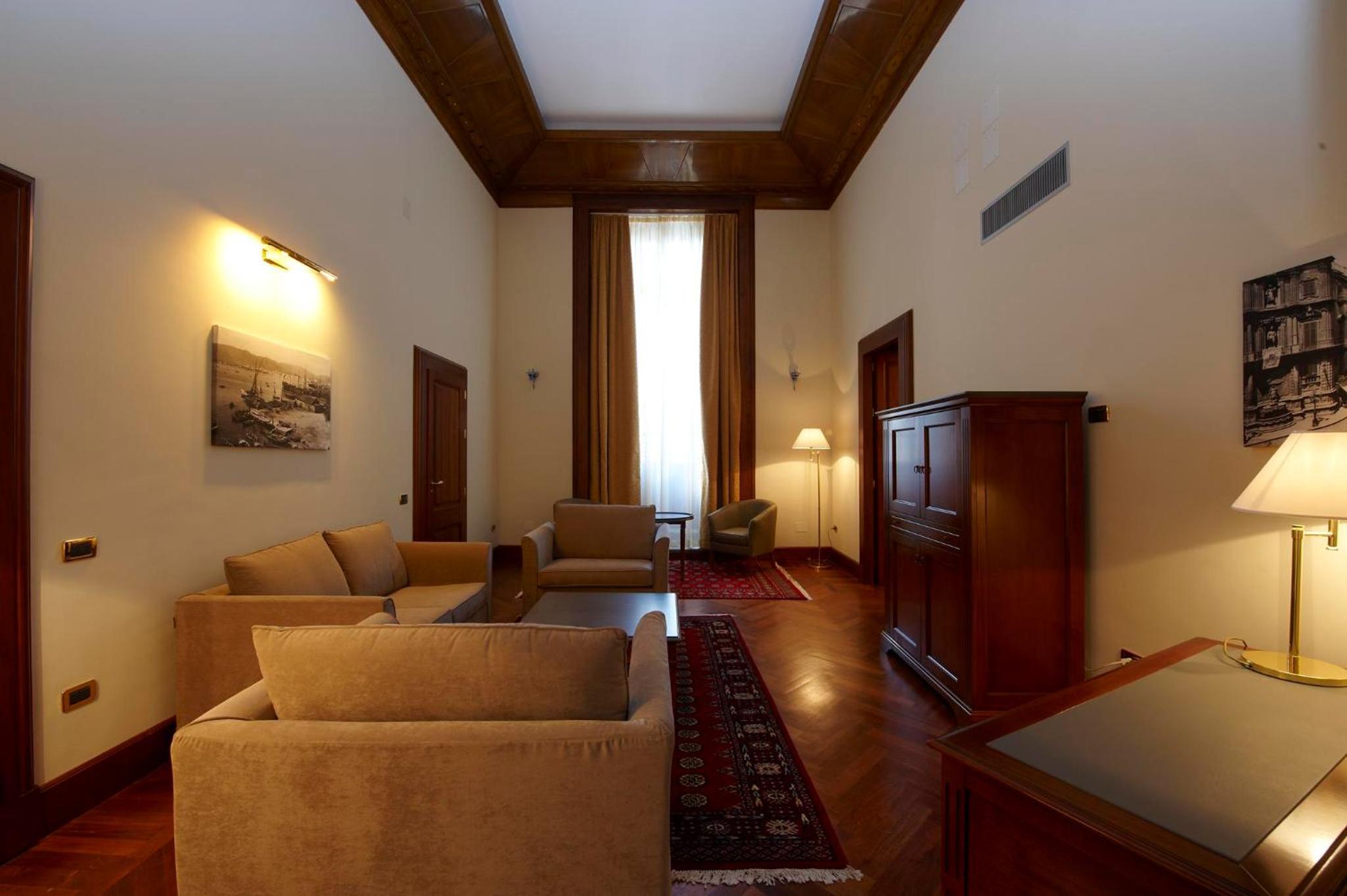 Imperial Suite - Photo 3