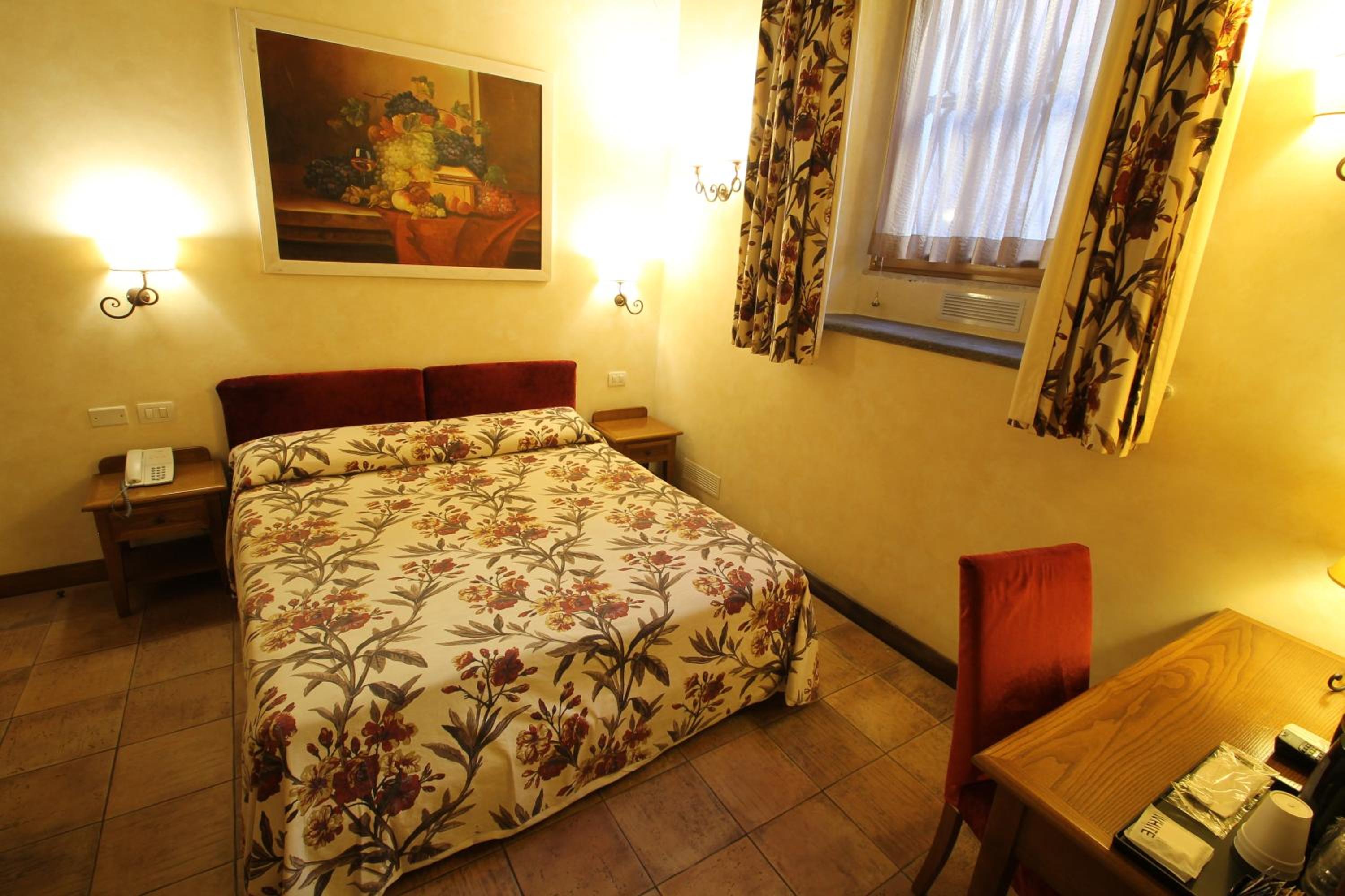 Two-Bedroom Apartment - Annex photo 1