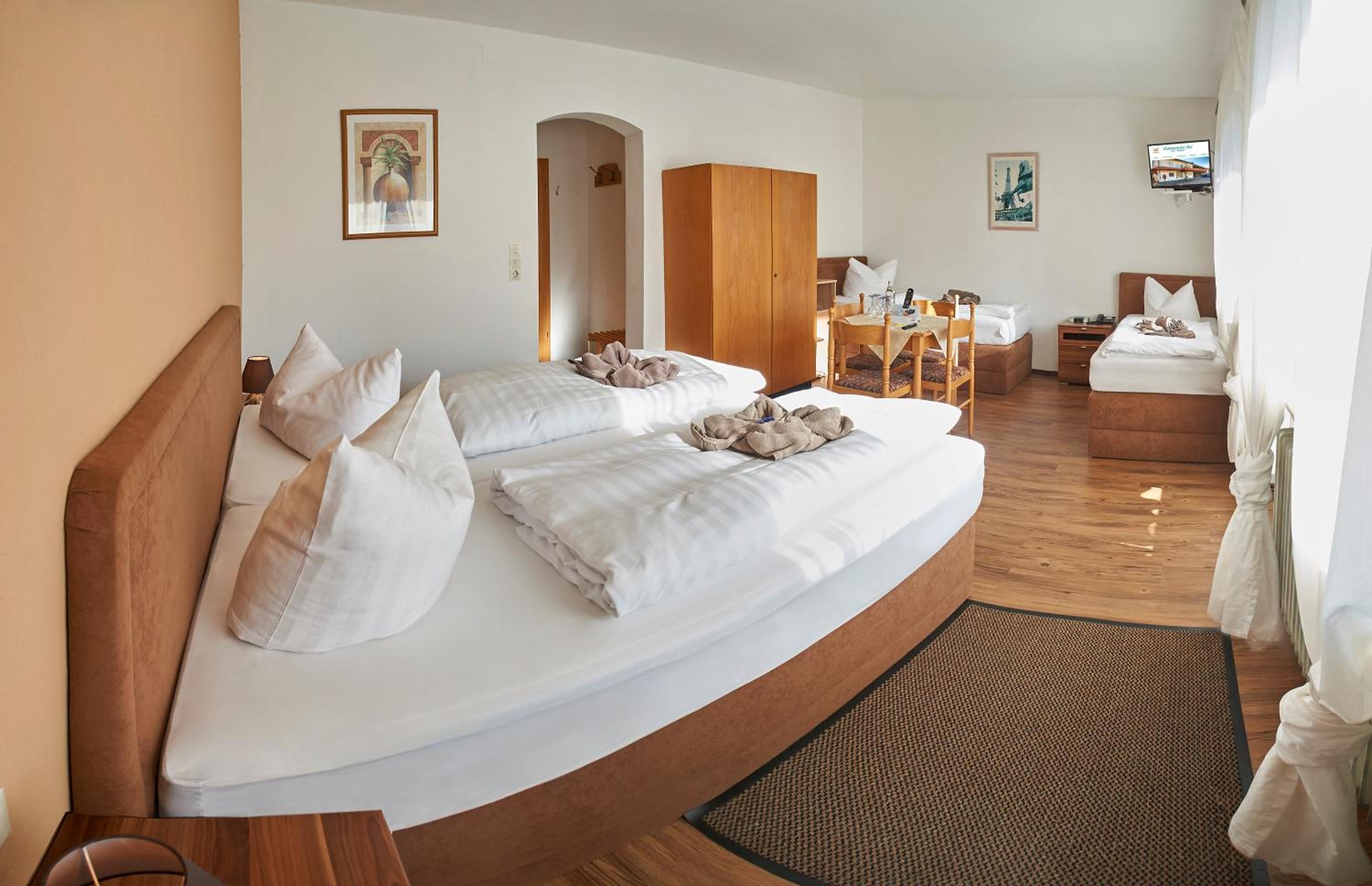 Quadruple Room with Bathroom photo 2