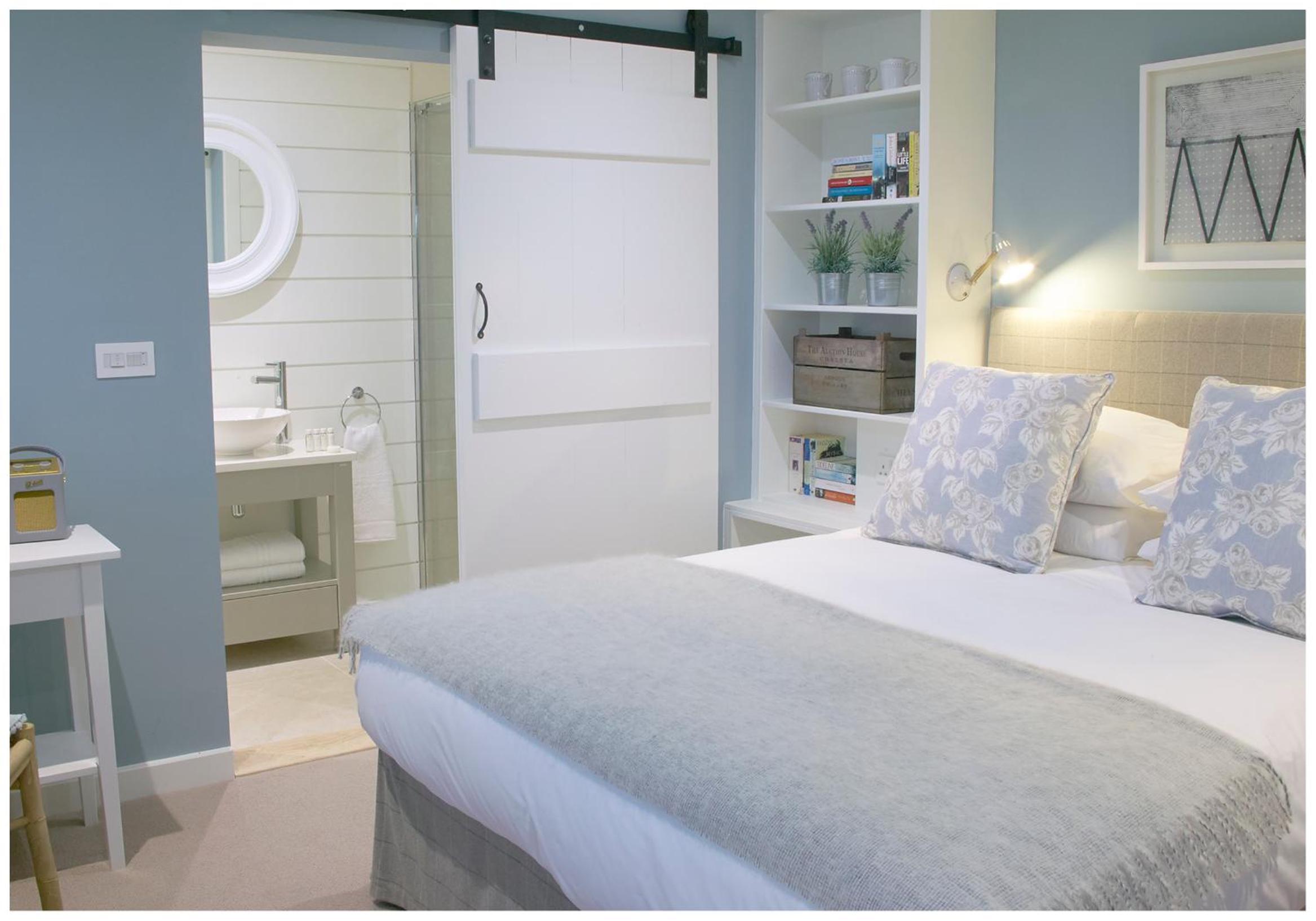 Deluxe King Room photo 2