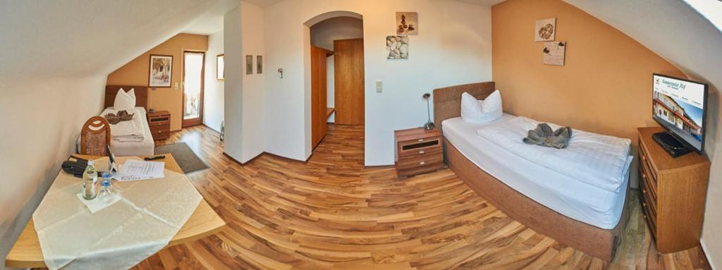Twin Room with Shower photo 2