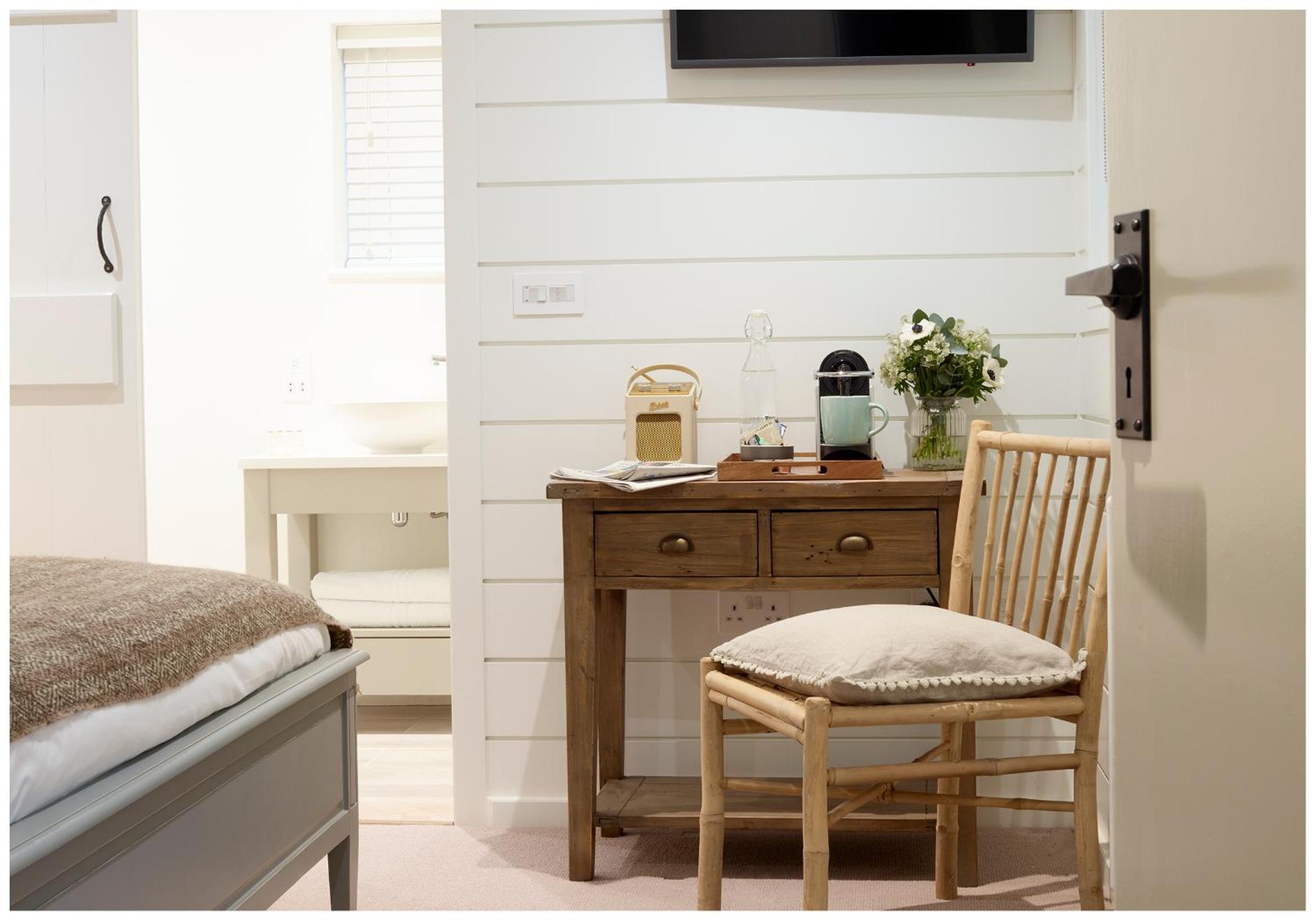 Deluxe King Room photo 2