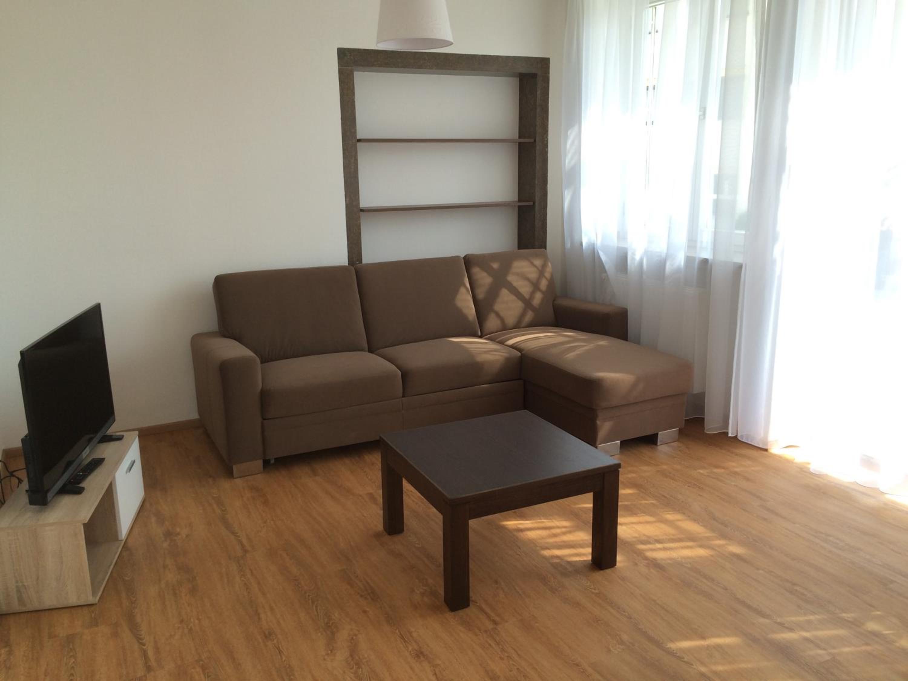 One-Bedroom Apartment with Terrace or Balcony photo 1