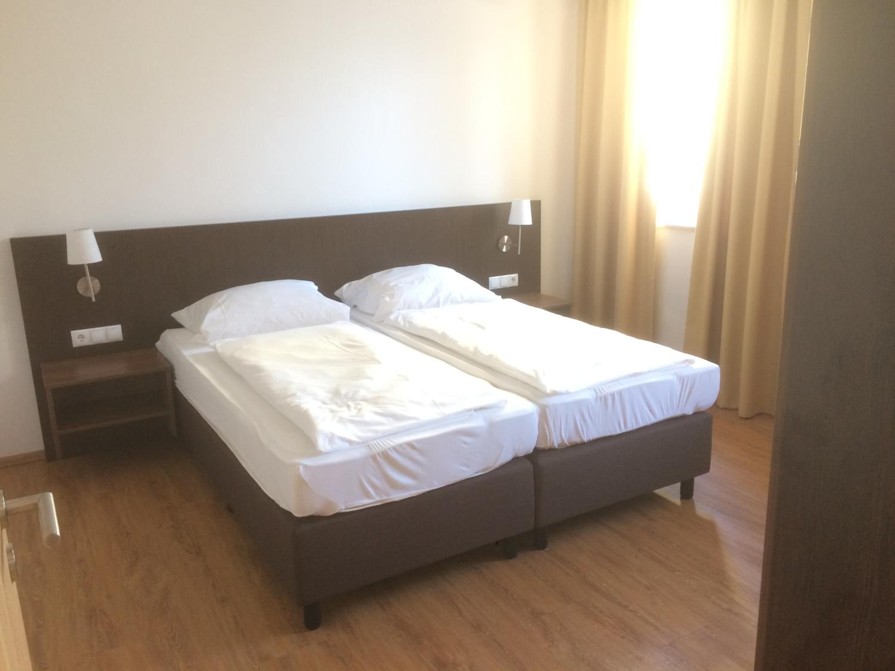 Large One-Bedroom Apartment photo 2