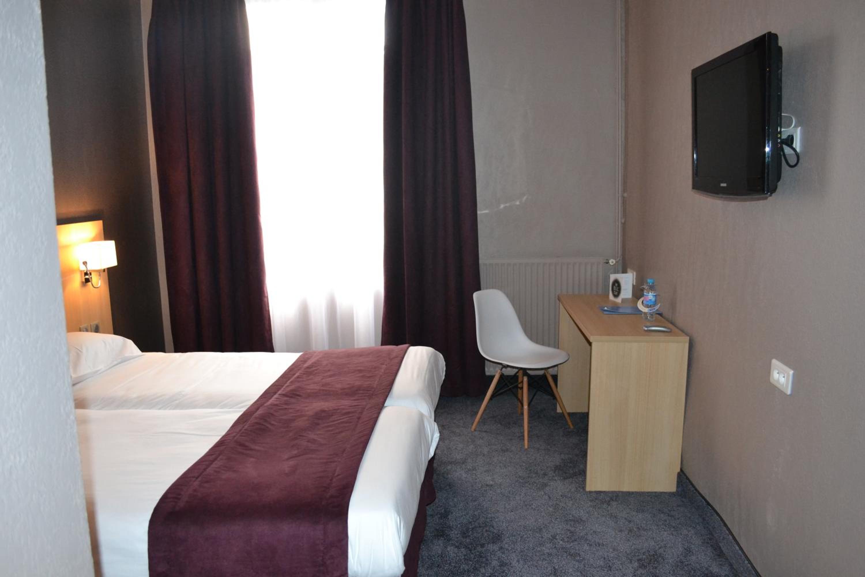 Twin Room - Photo 4