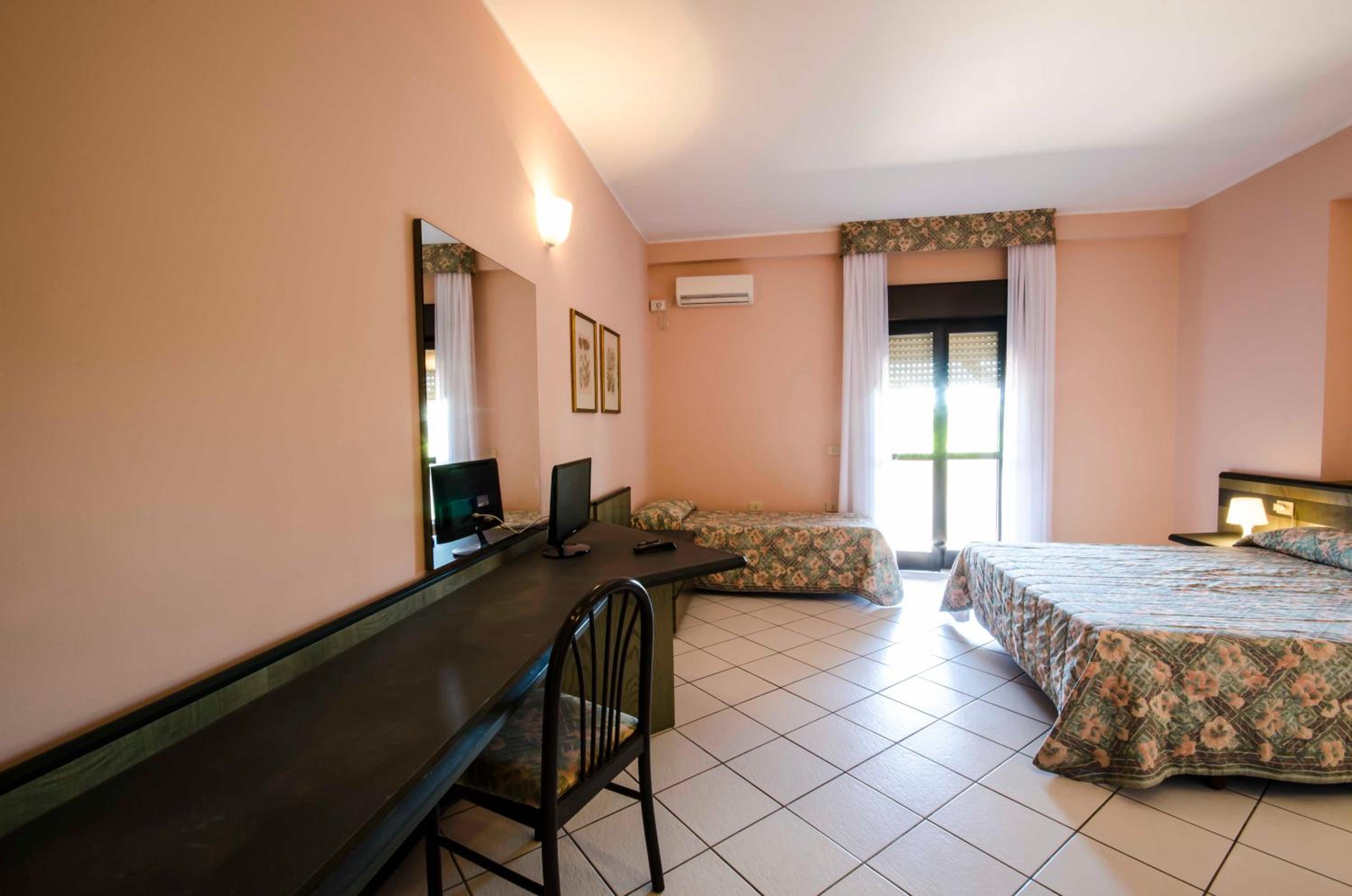 Superior Triple Room - Photo 2