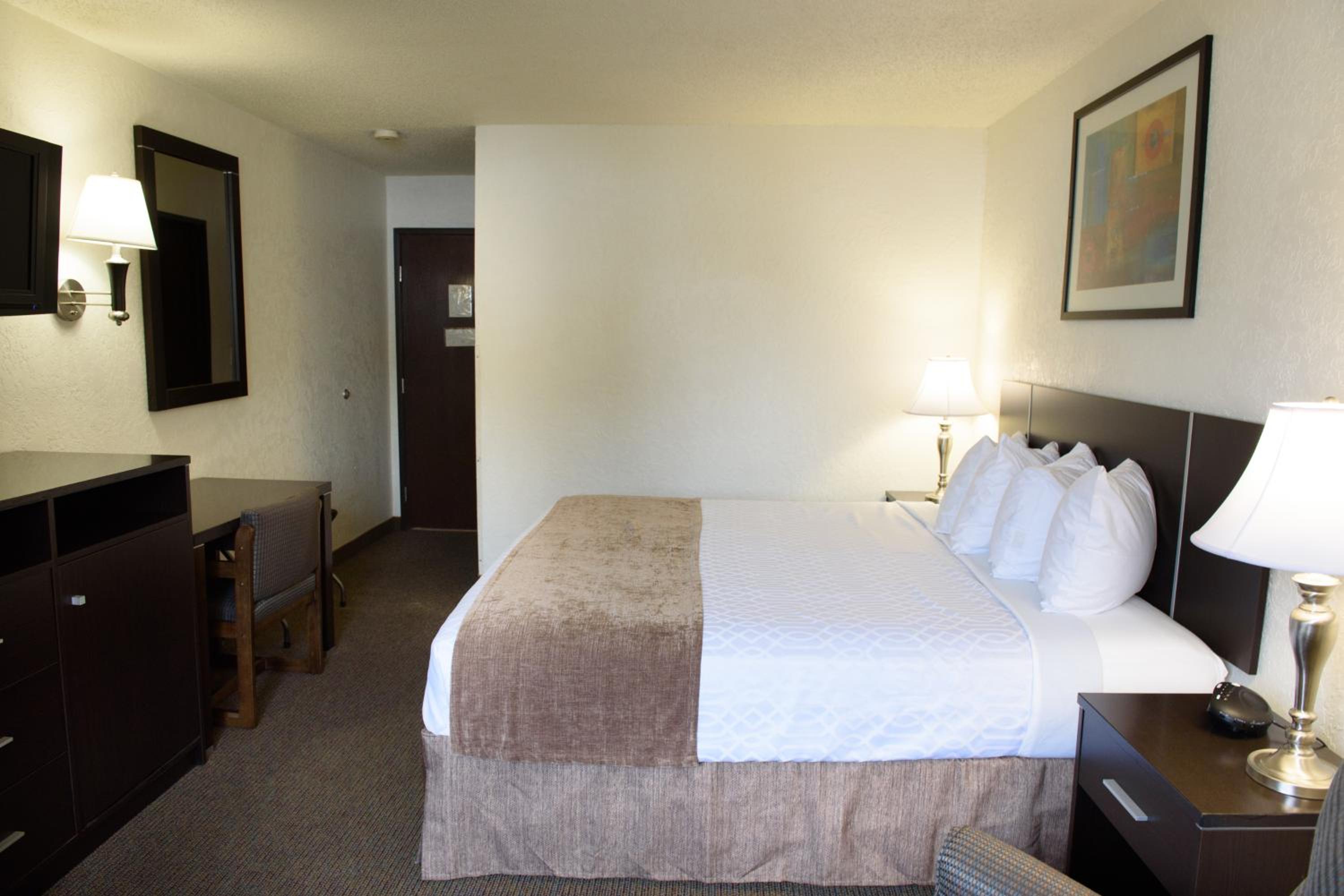 Standard King Room - Photo 1