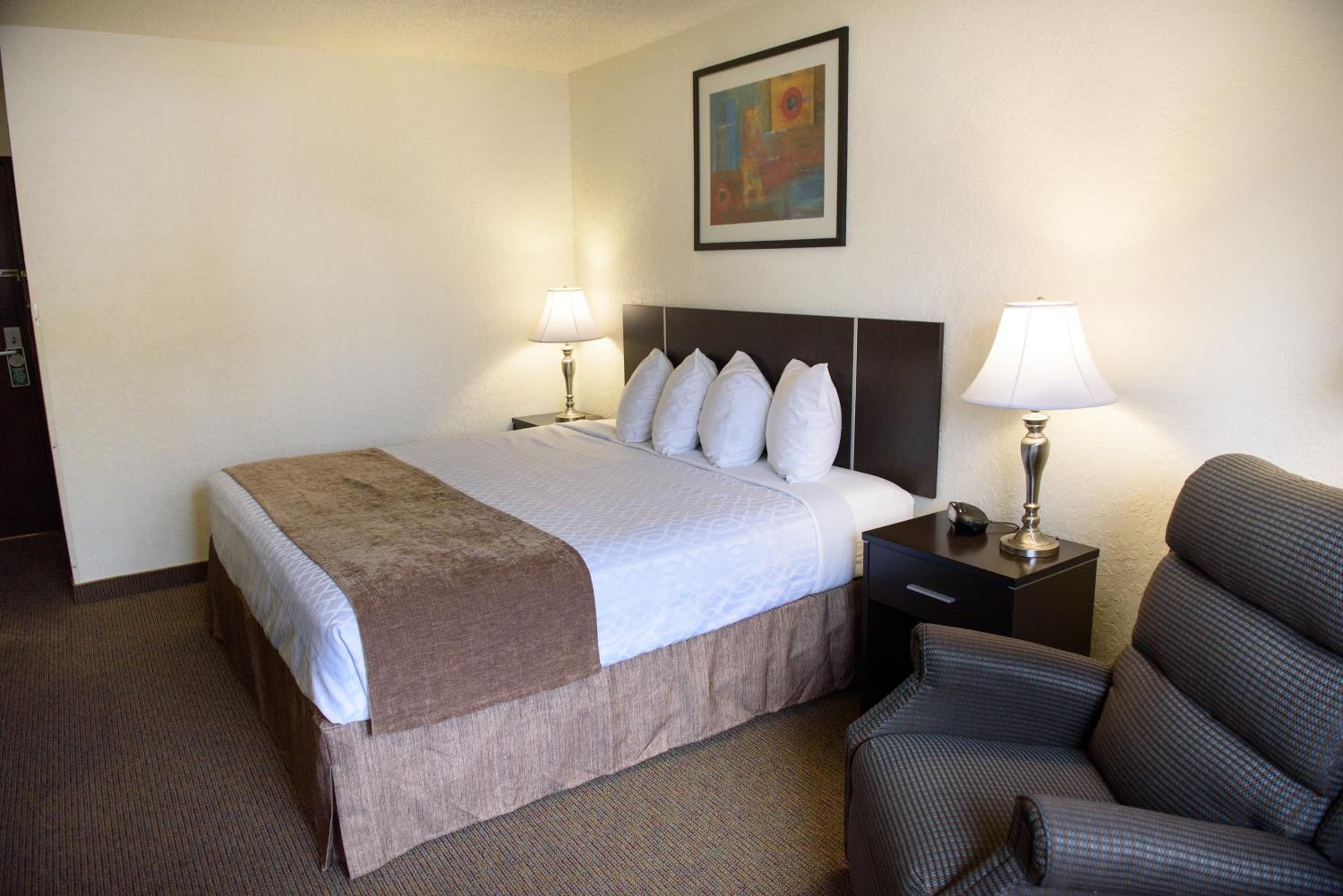 Standard King Room - Photo 2