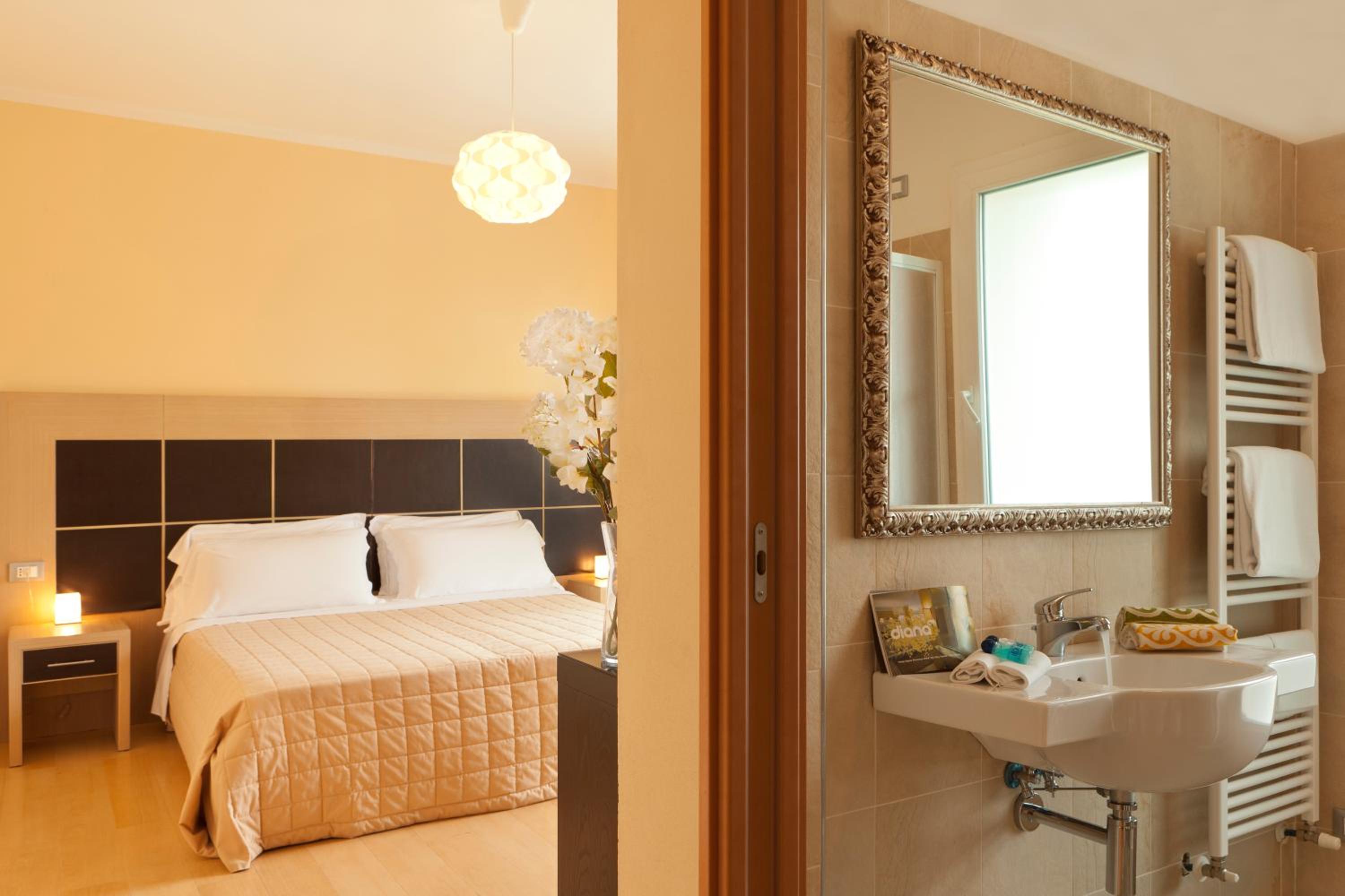 Superior Double or Twin Room - Photo 11