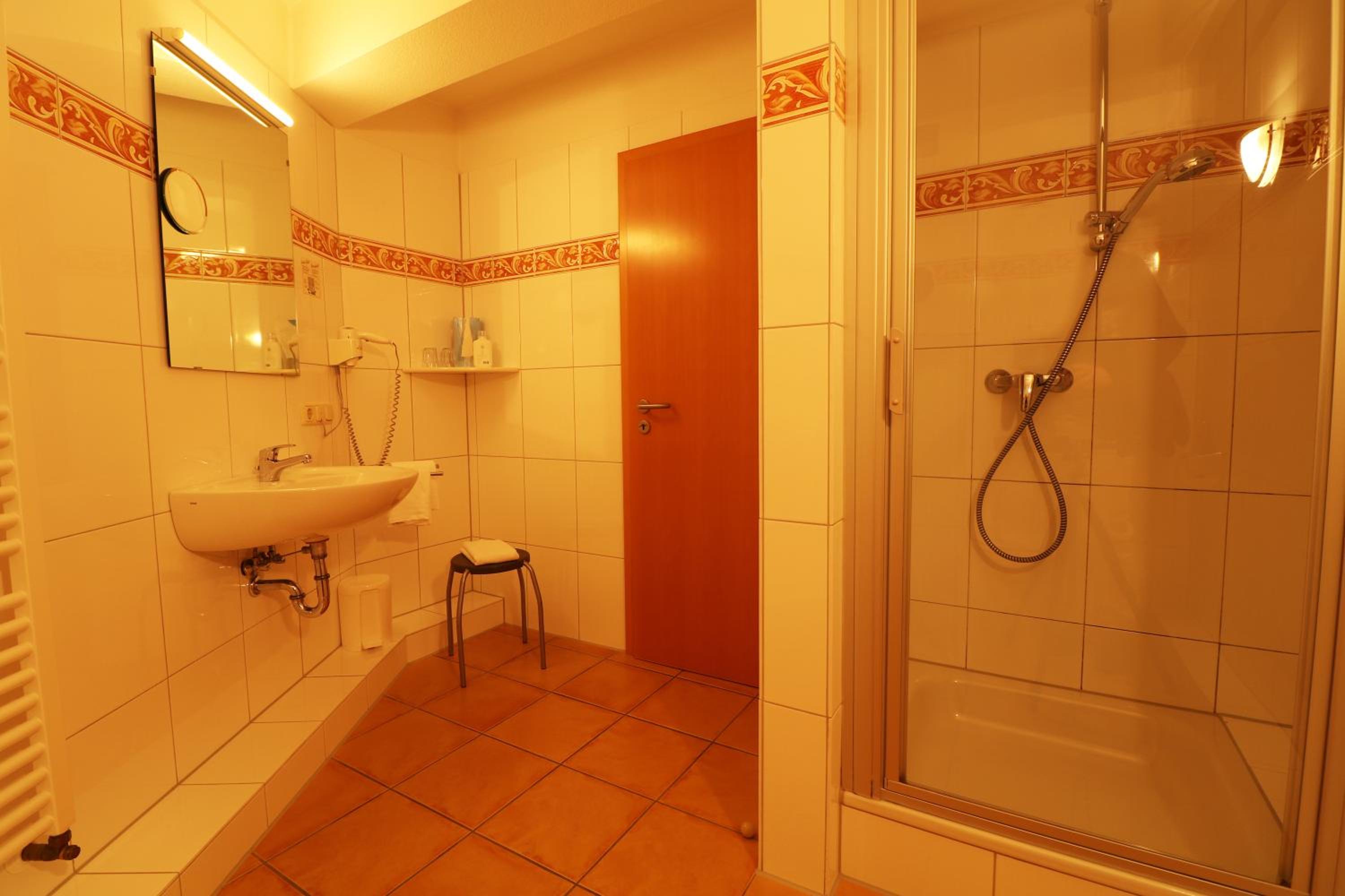 Double Room - Photo 6