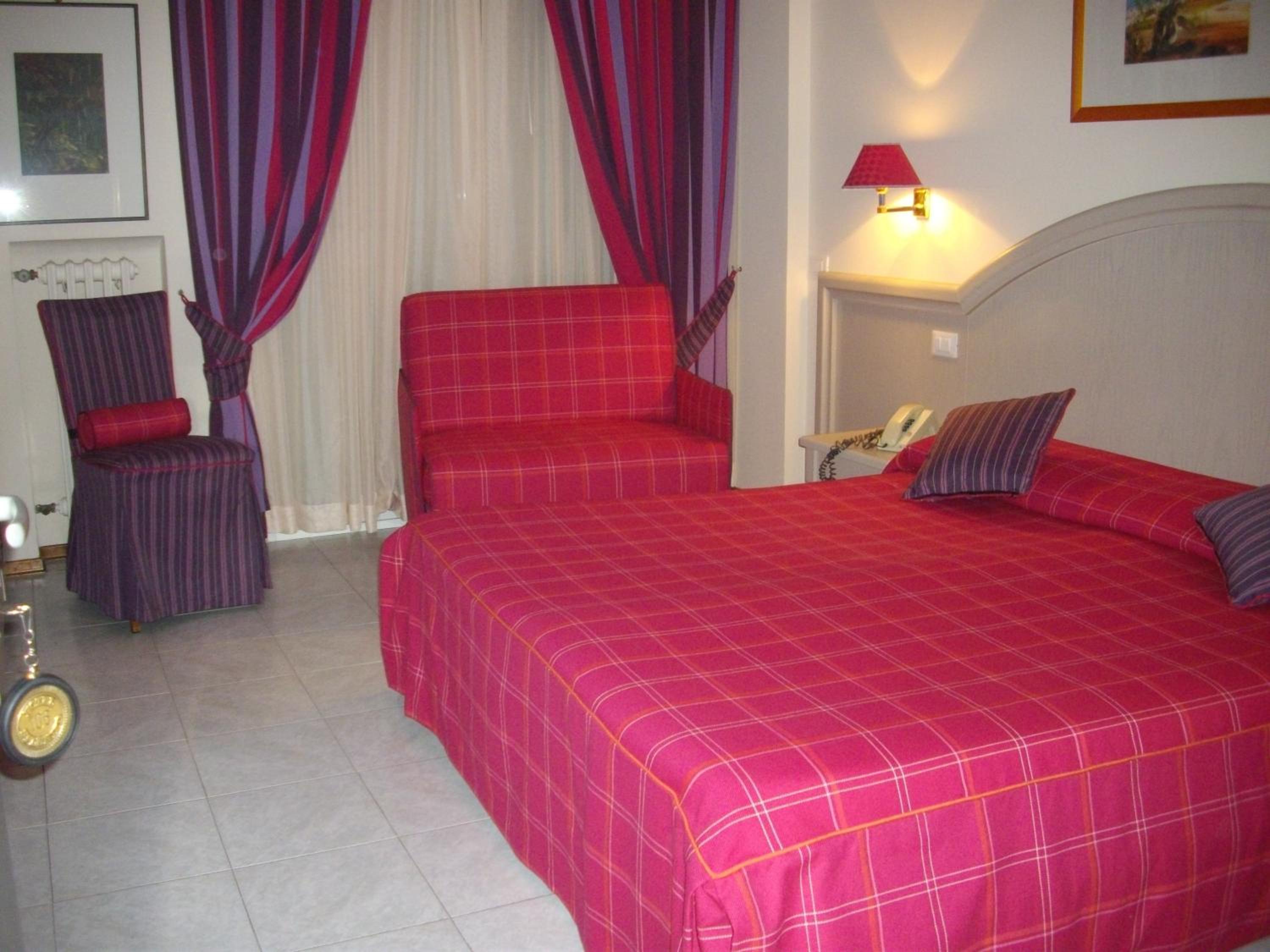 Double or Twin Room with Balcony - Photo 28