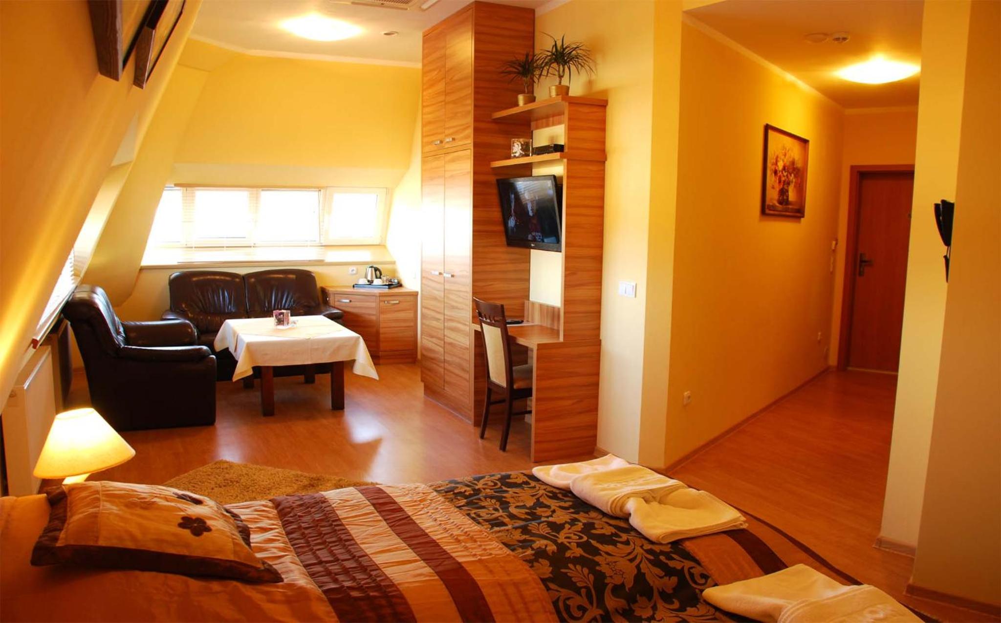 Standard Triple Room - Photo 12