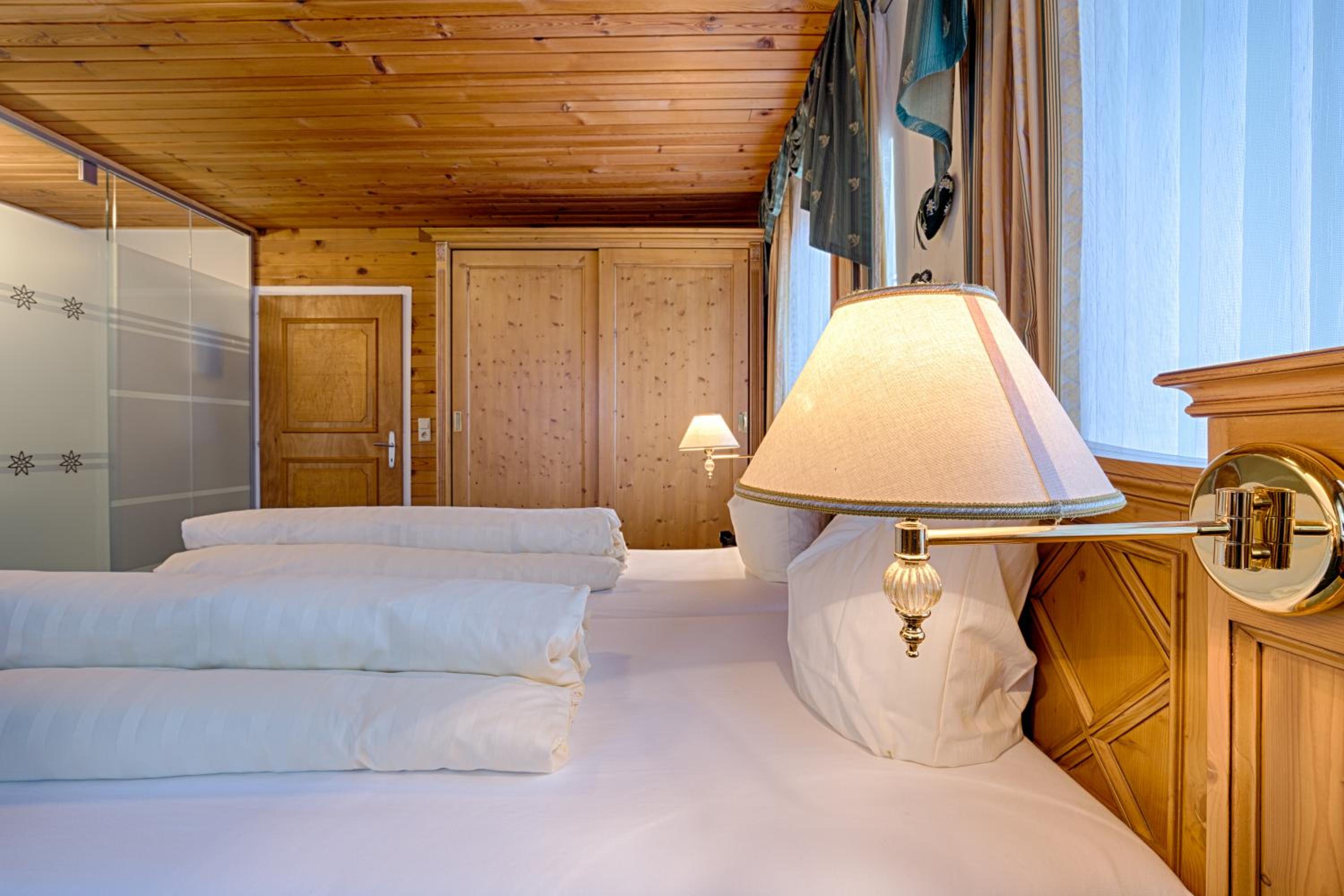 Double Room with Extra Bed photo 3