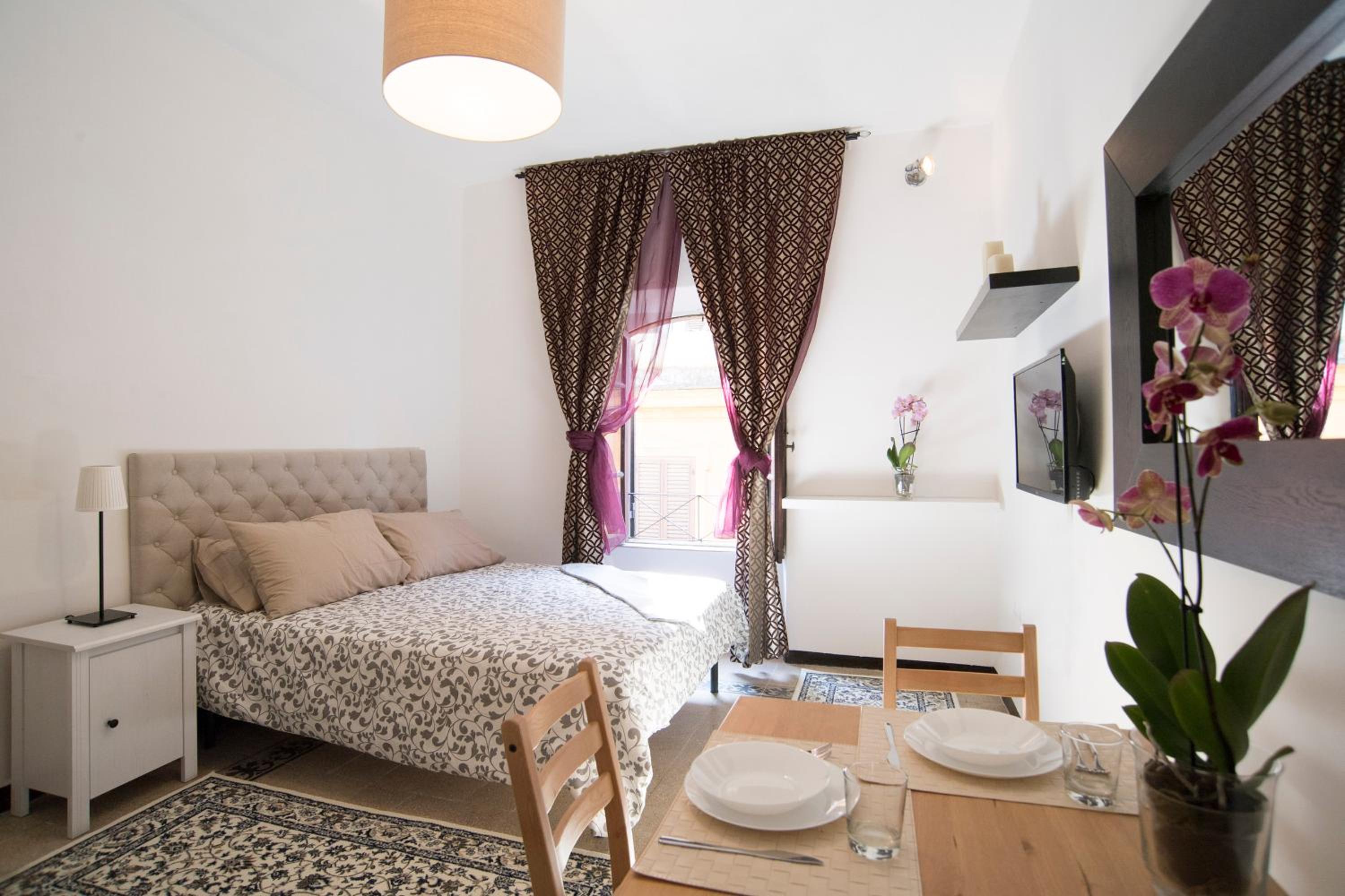 Studio Apartment