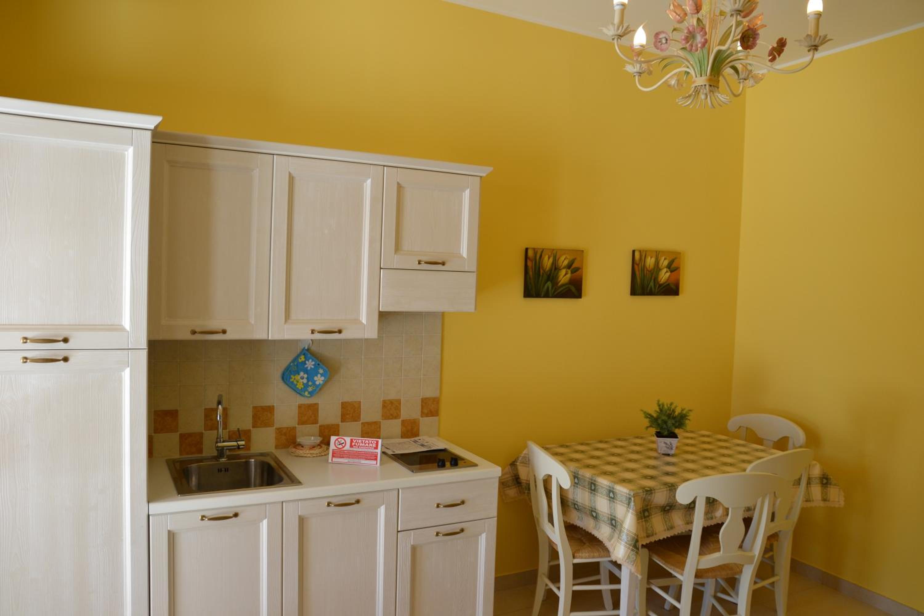 One-Bedroom Apartment - Photo 7