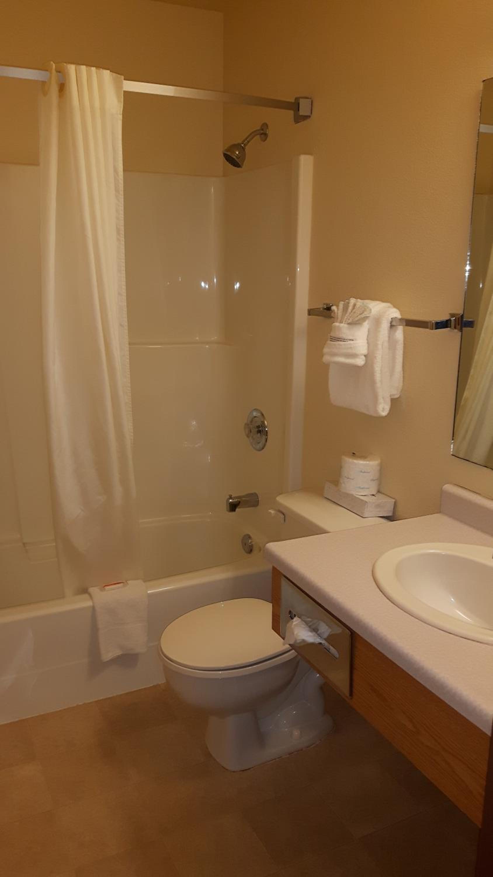 Queen Room - Non-Smoking - Photo 4