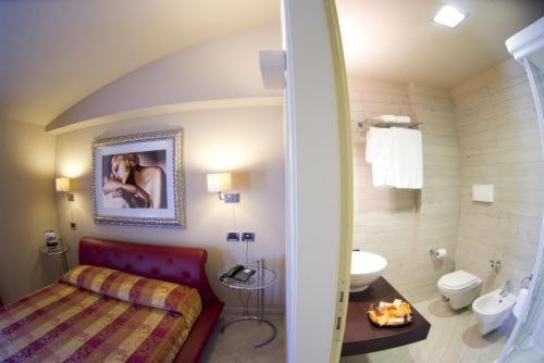 Double Room - Photo 3