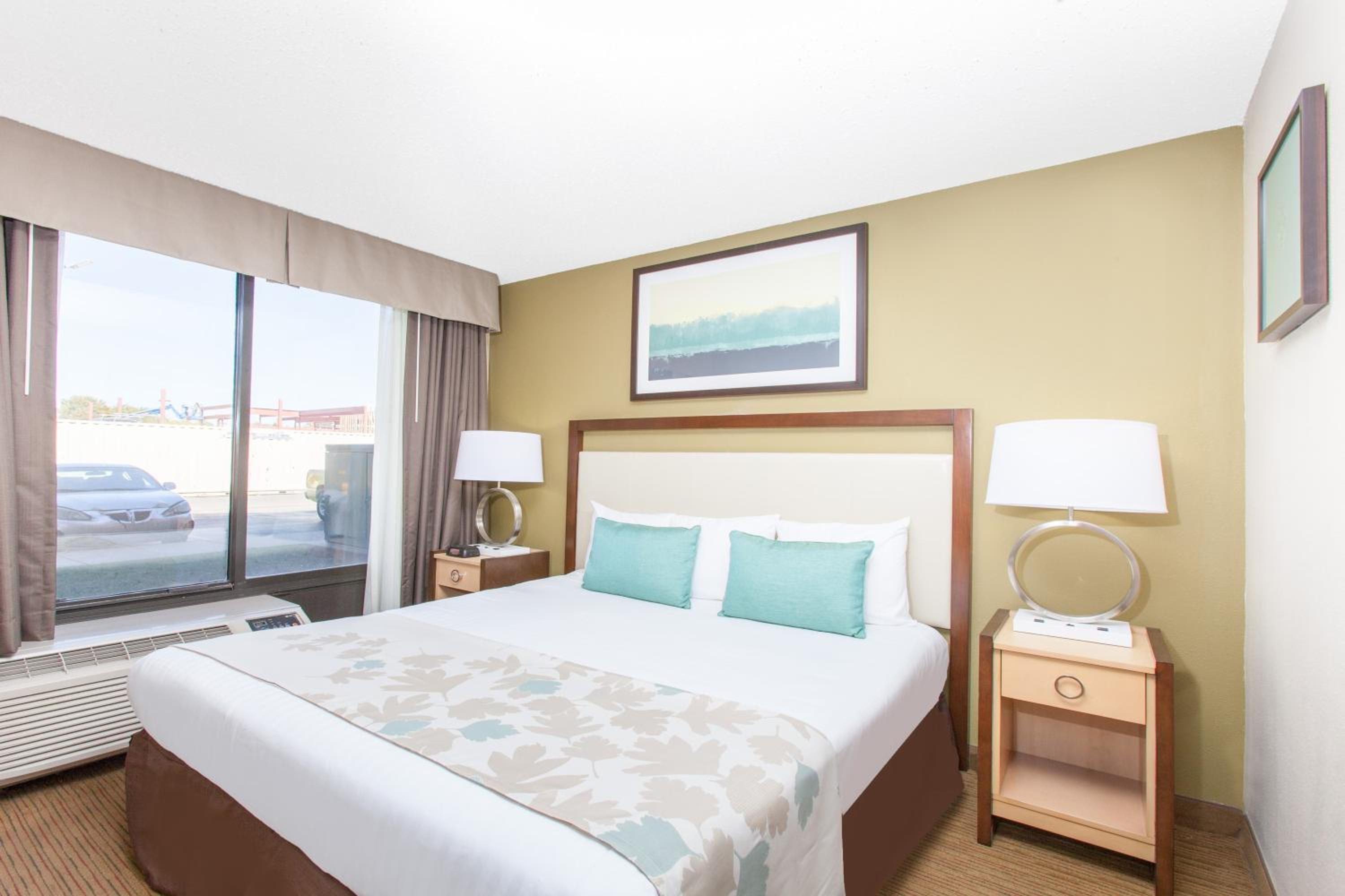 King Room - Non-Smoking - Photo 1