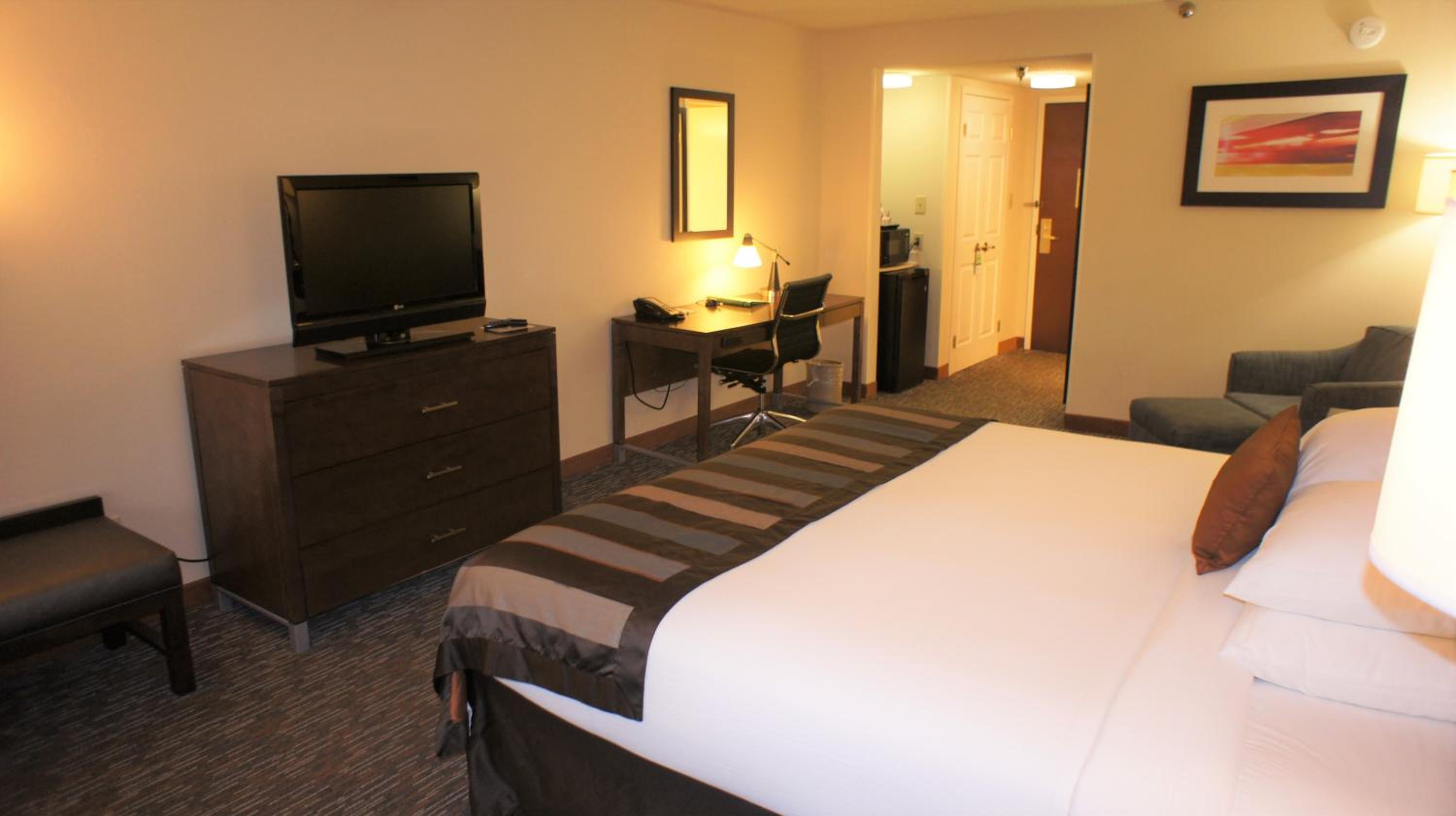 King Room - Non-Smoking - Photo 1