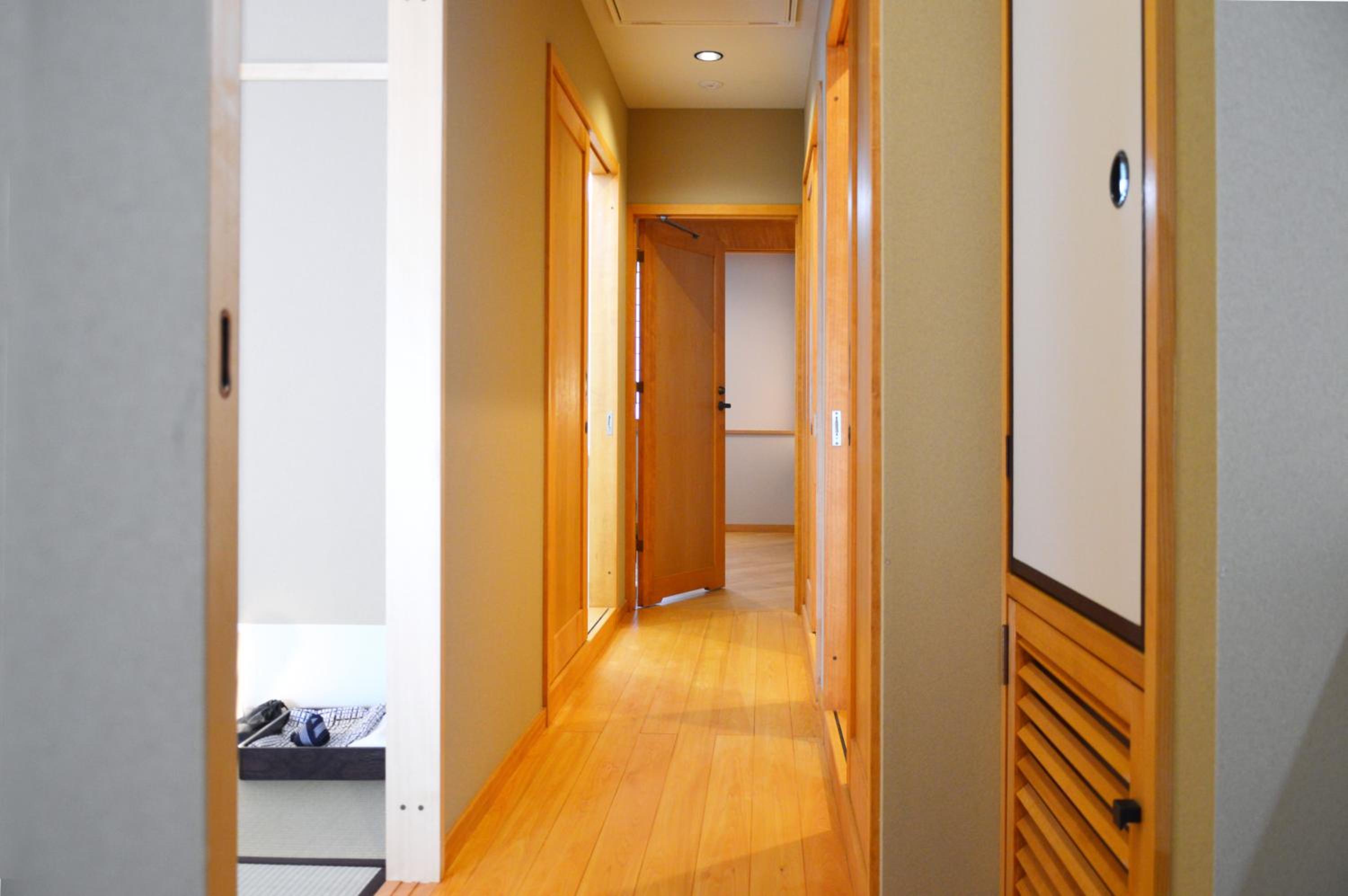 Suite Room thumbnail 5
