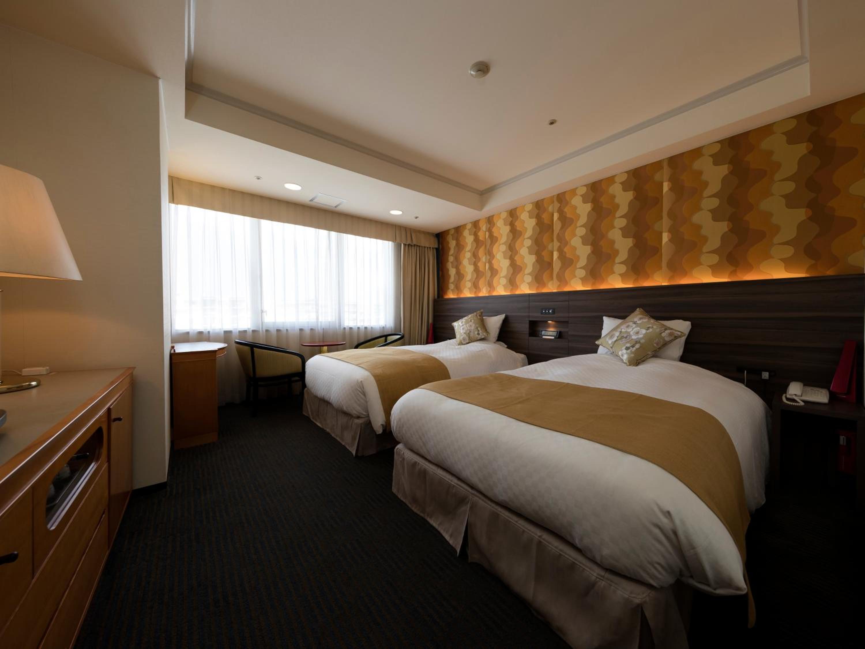 Twin Room with City View - Non-Smoking photo 1