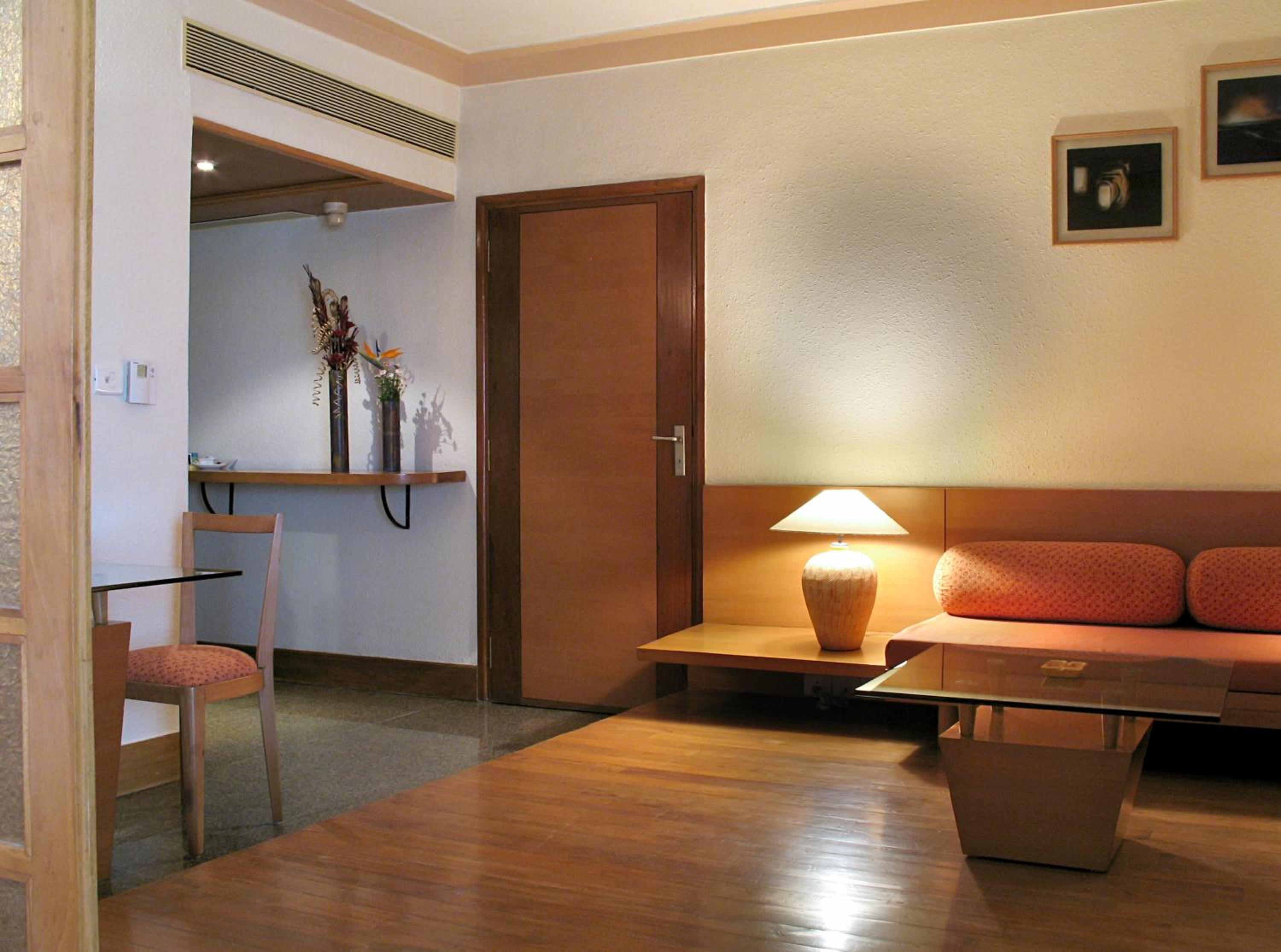 Suite Room with 20% discount on Food & Soft Beverage - Photo 5