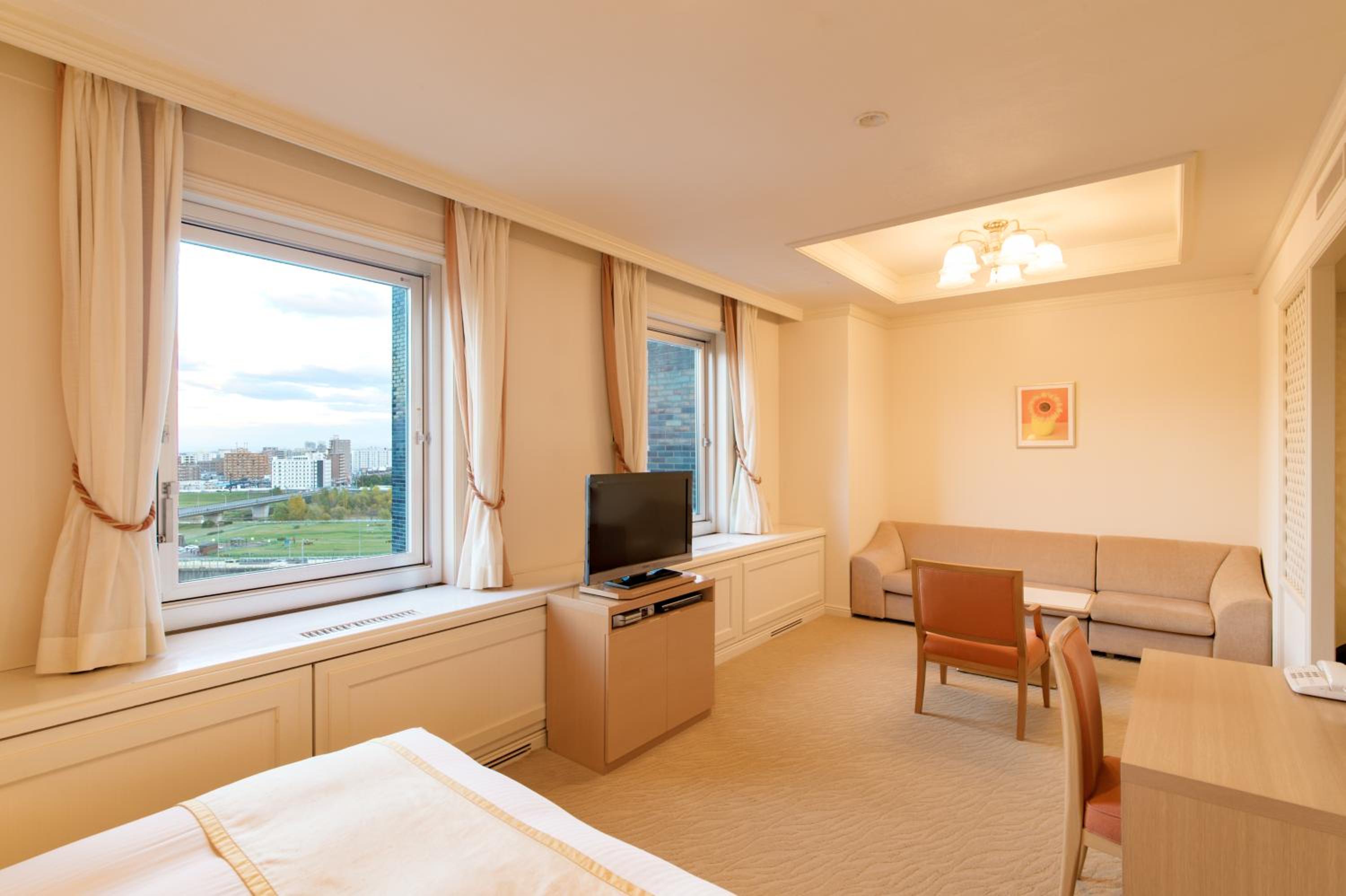 Executive Floor Deluxe Double Room with City View - Non-Smoking photo 2
