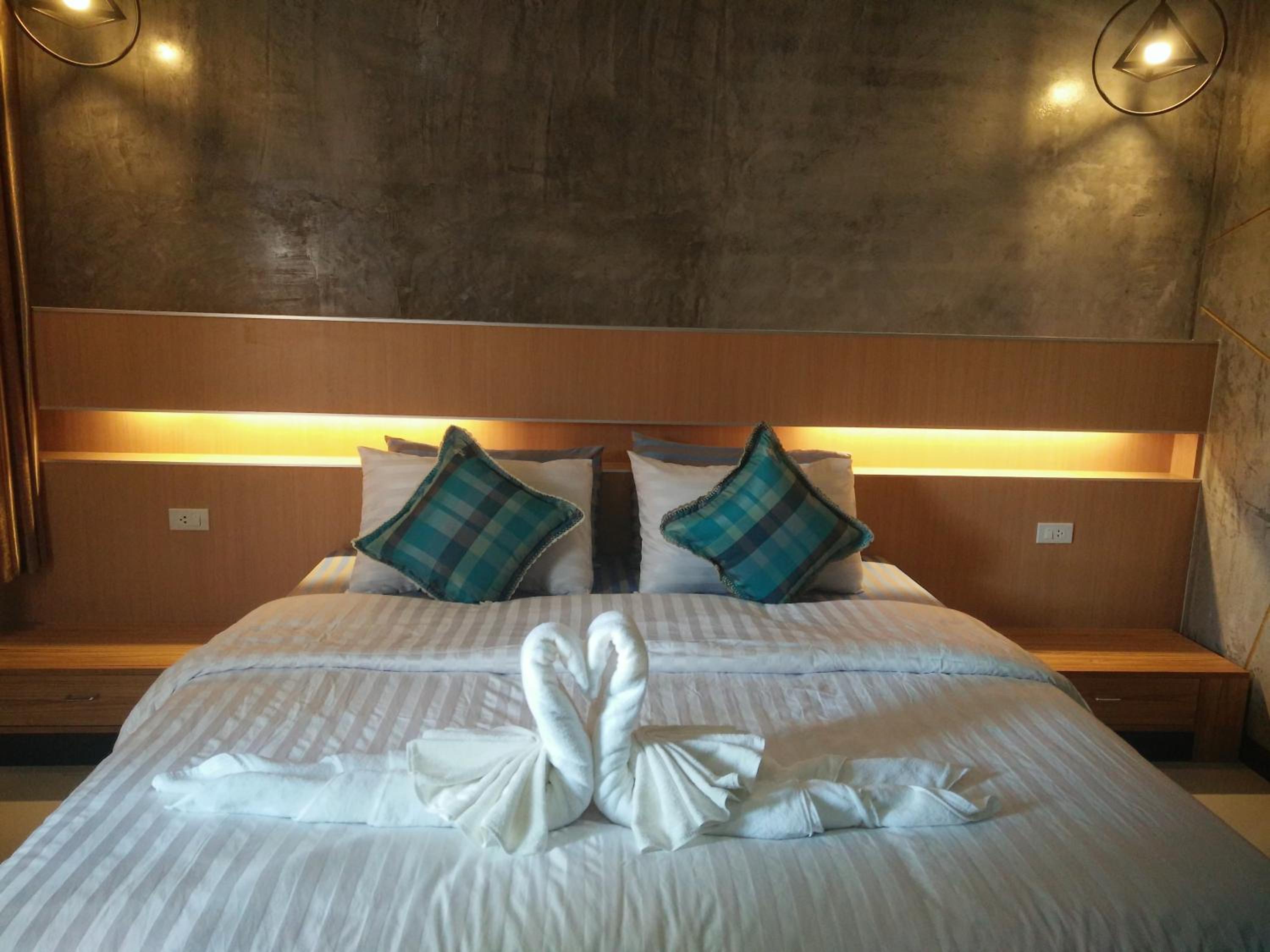 Deluxe King Room photo 1