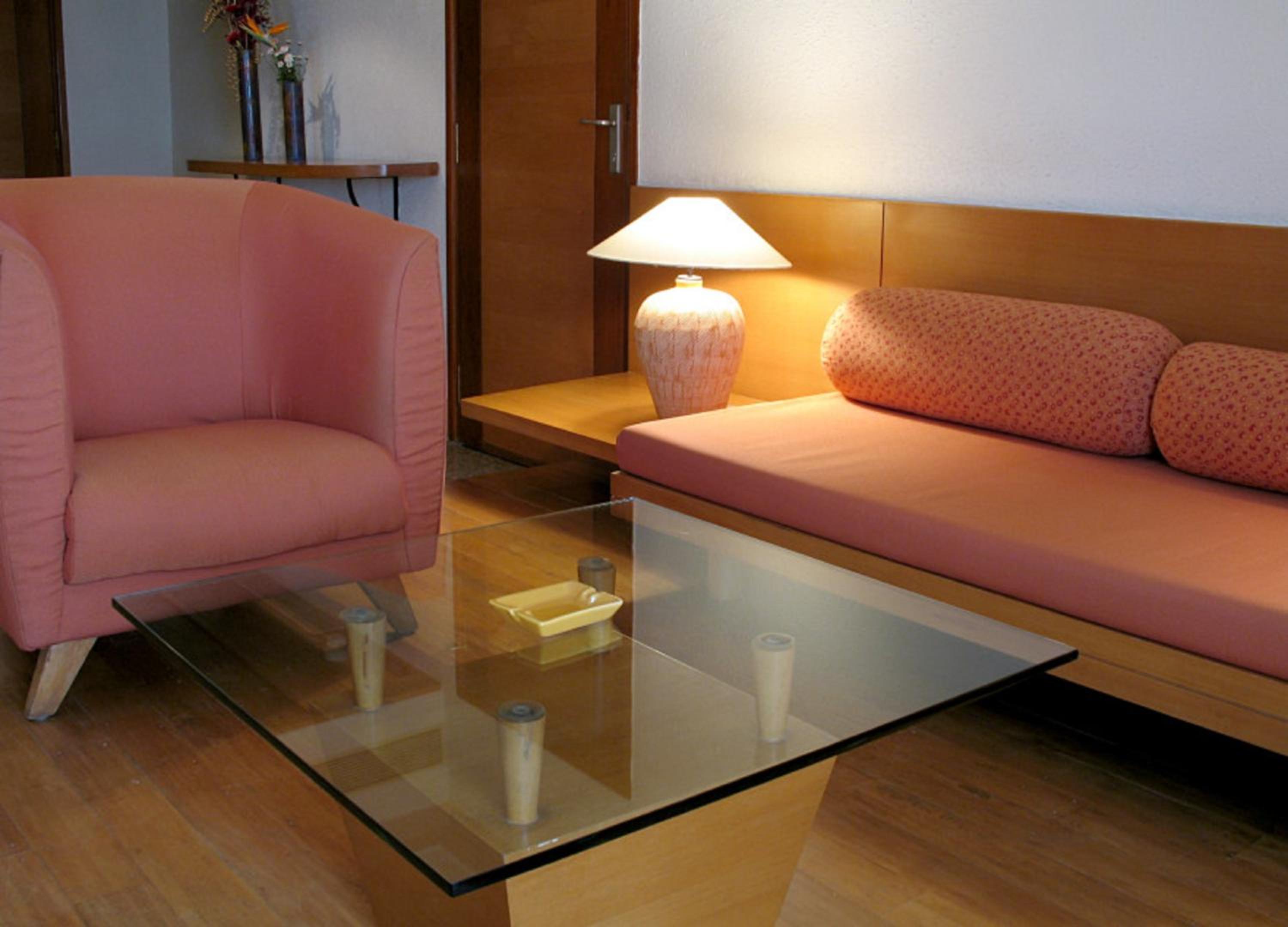 Suite Room with 20% discount on Food & Soft Beverage - Photo 2