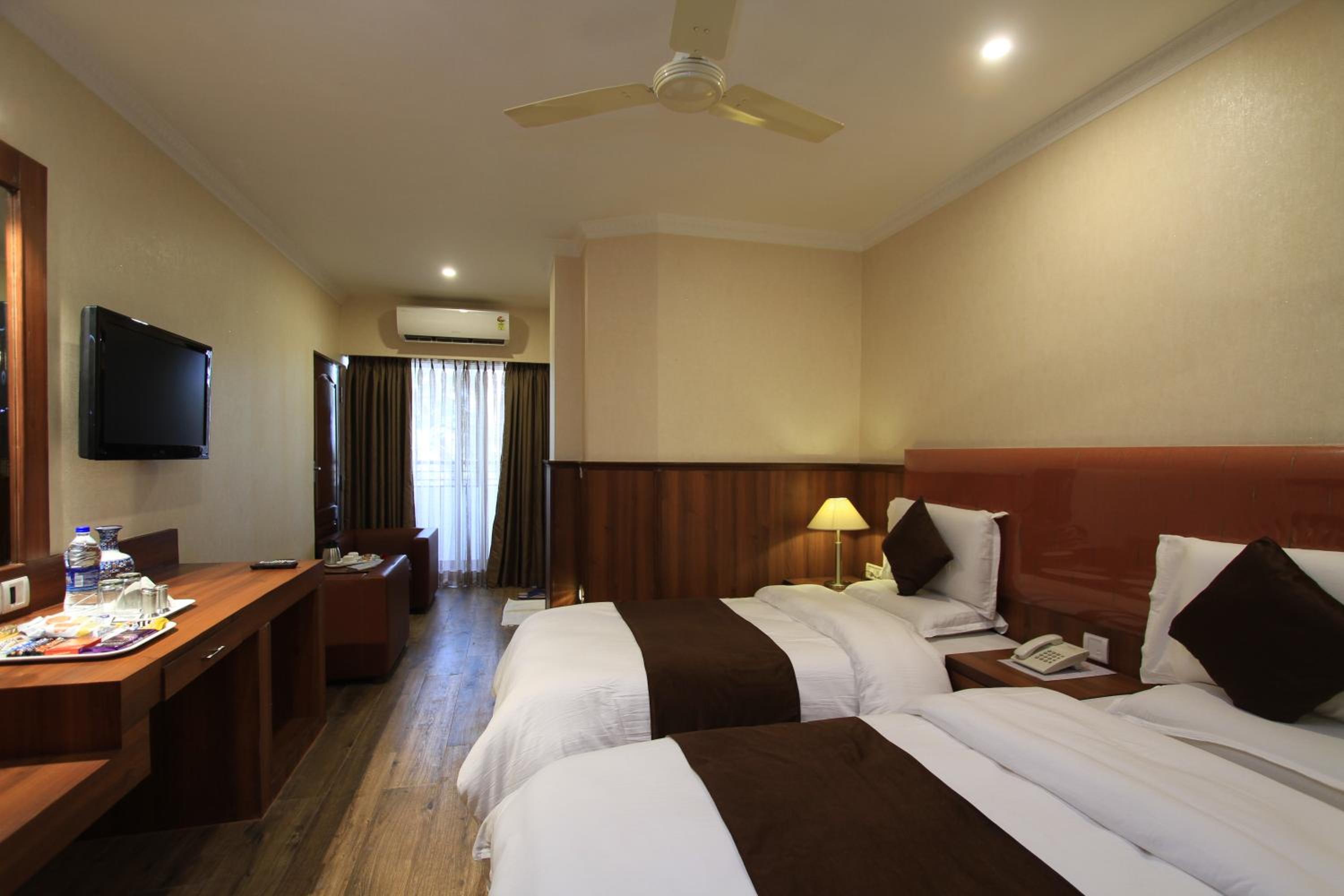 Deluxe Family Room