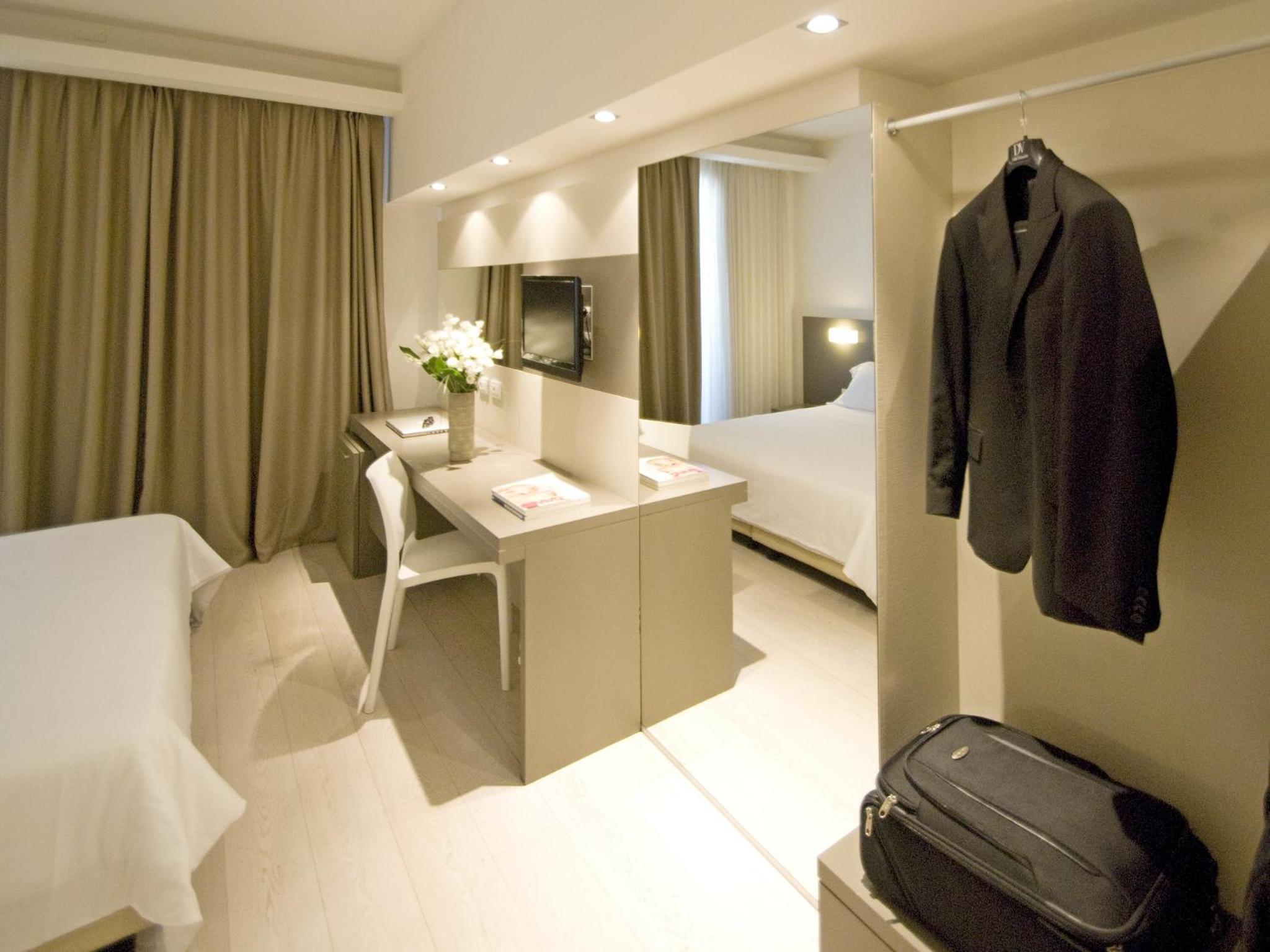 Executive Double Room Single Use - Photo 3