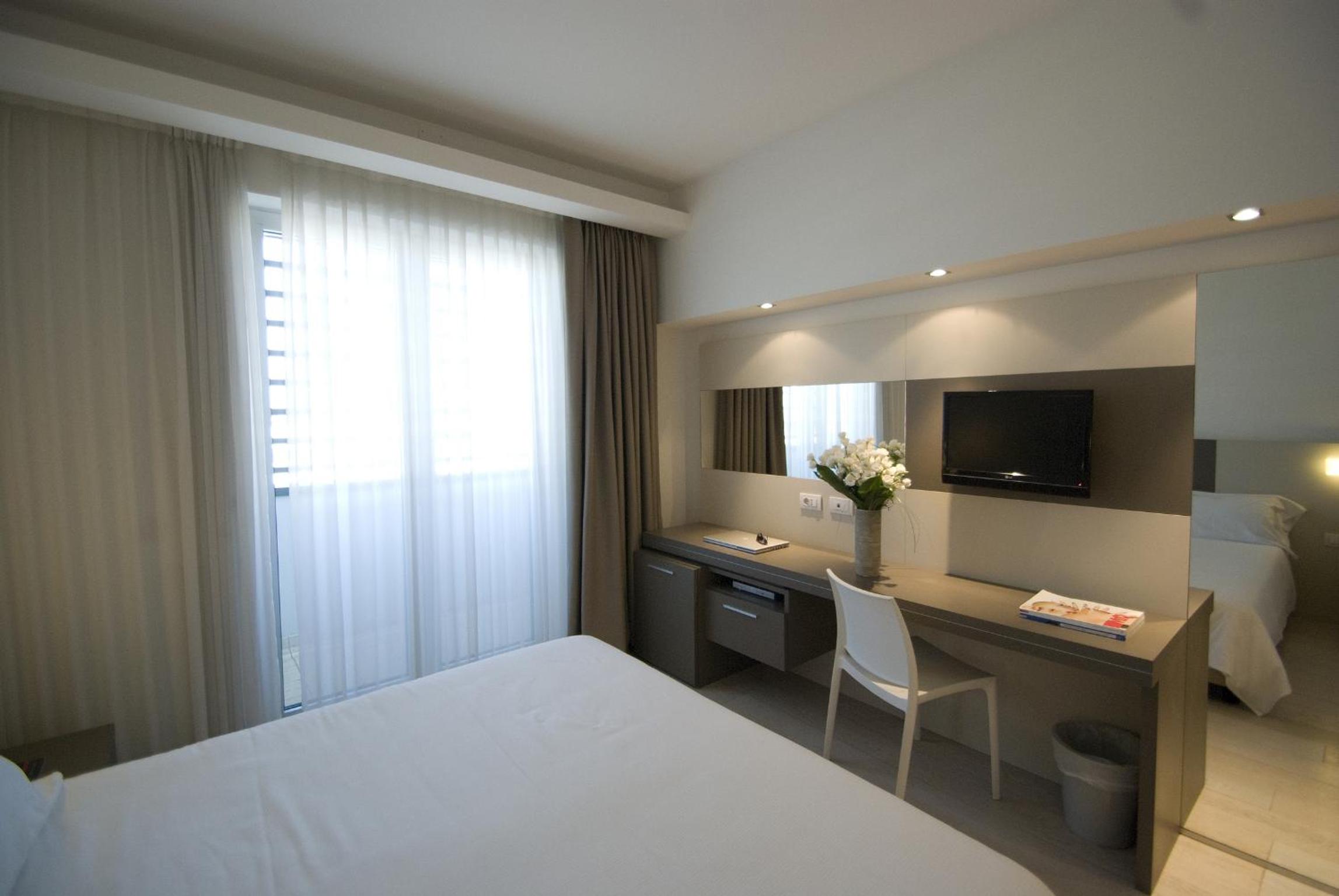 Executive Double Room Single Use - Photo 4