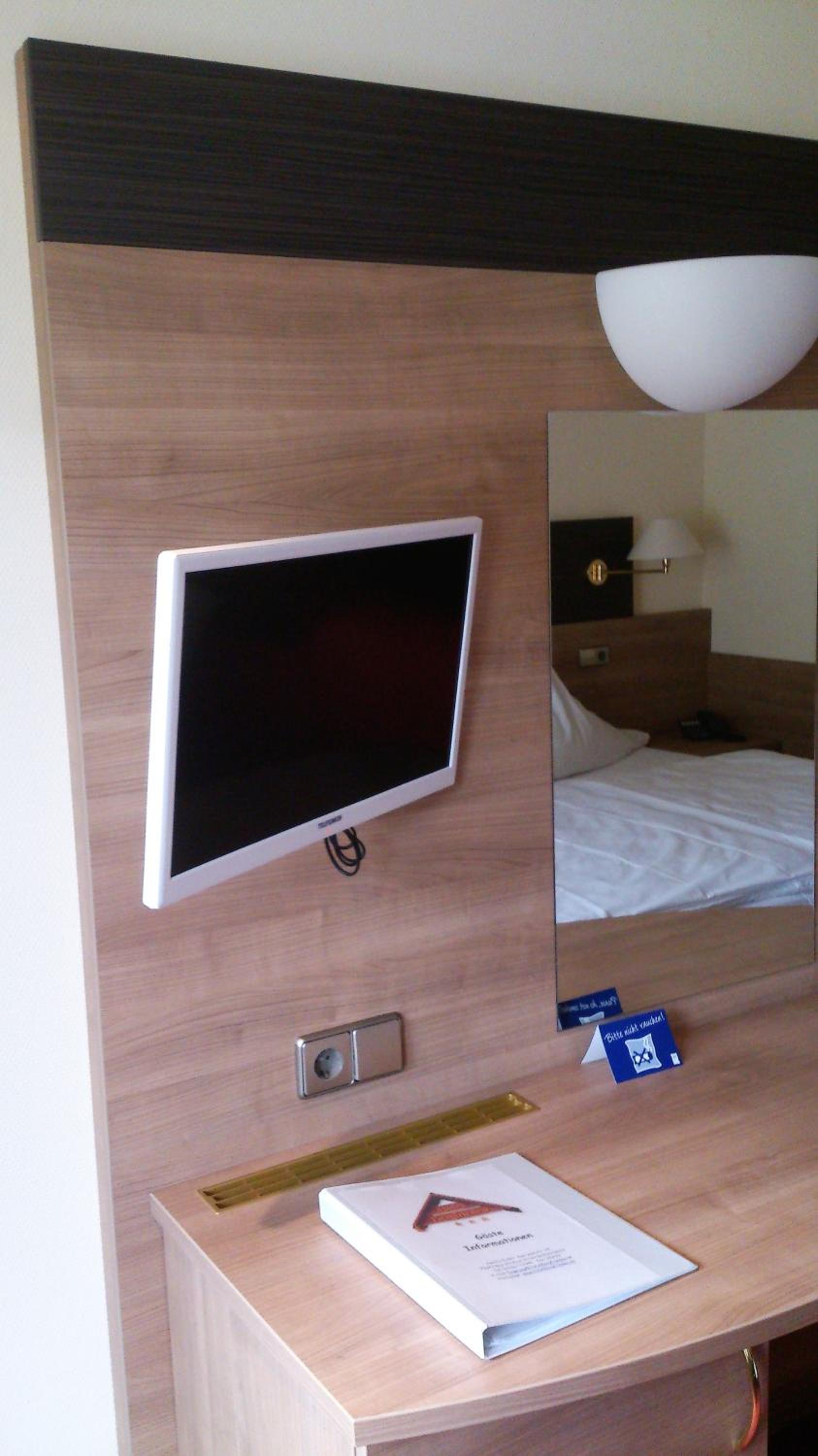 Economy Twin Room photo 1