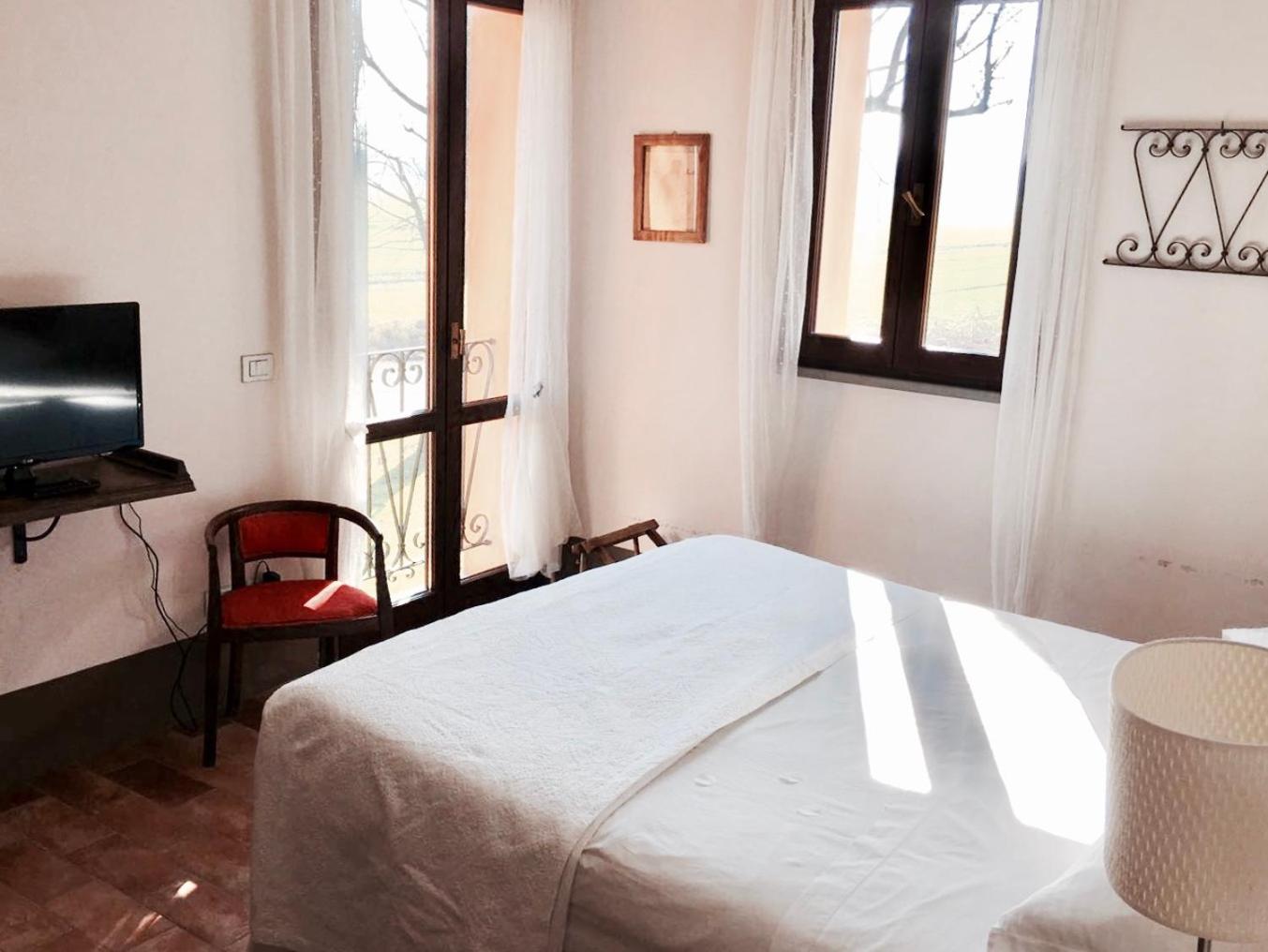 One-Bedroom Apartment - Photo 1