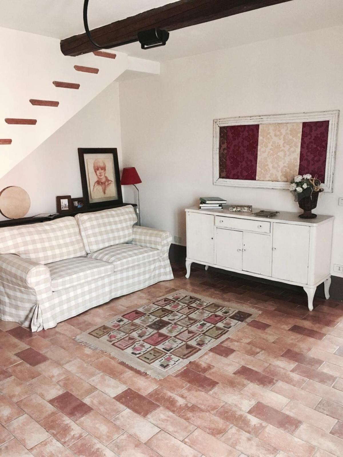 One-Bedroom Apartment - Photo 3