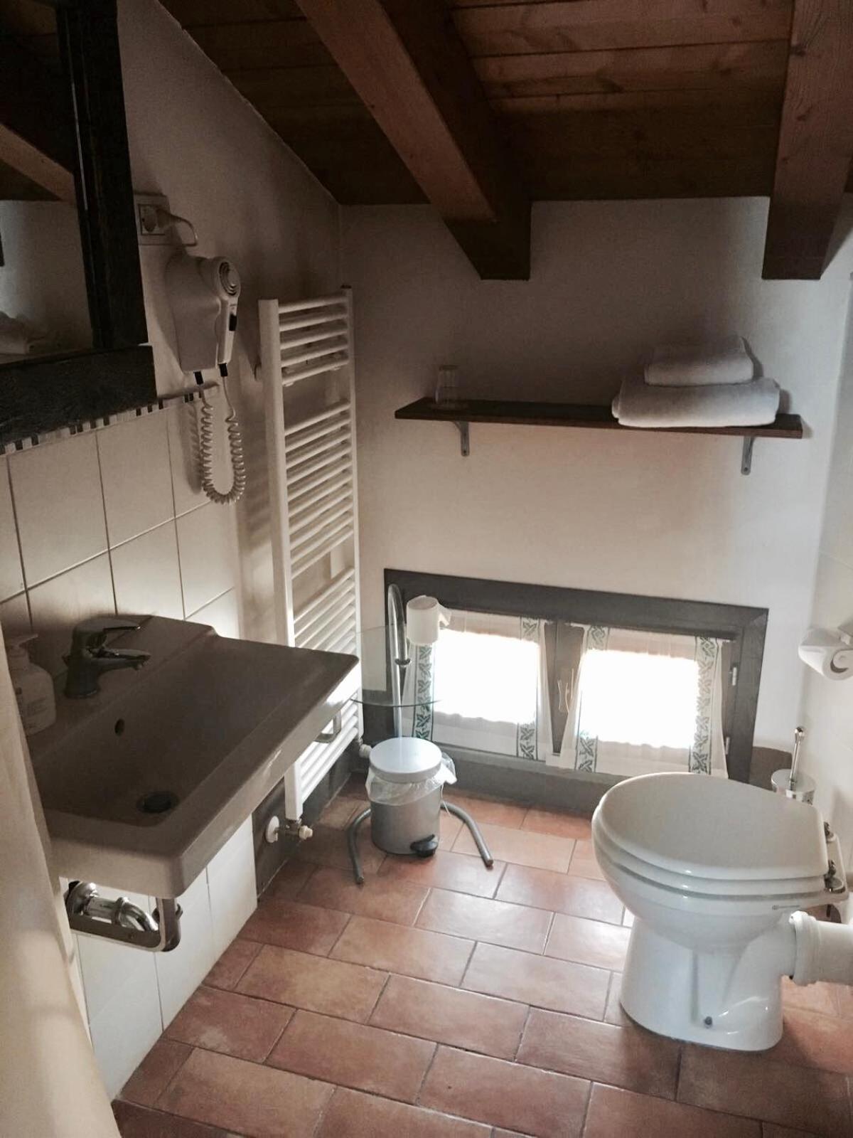 Standard Double Room - Photo 2