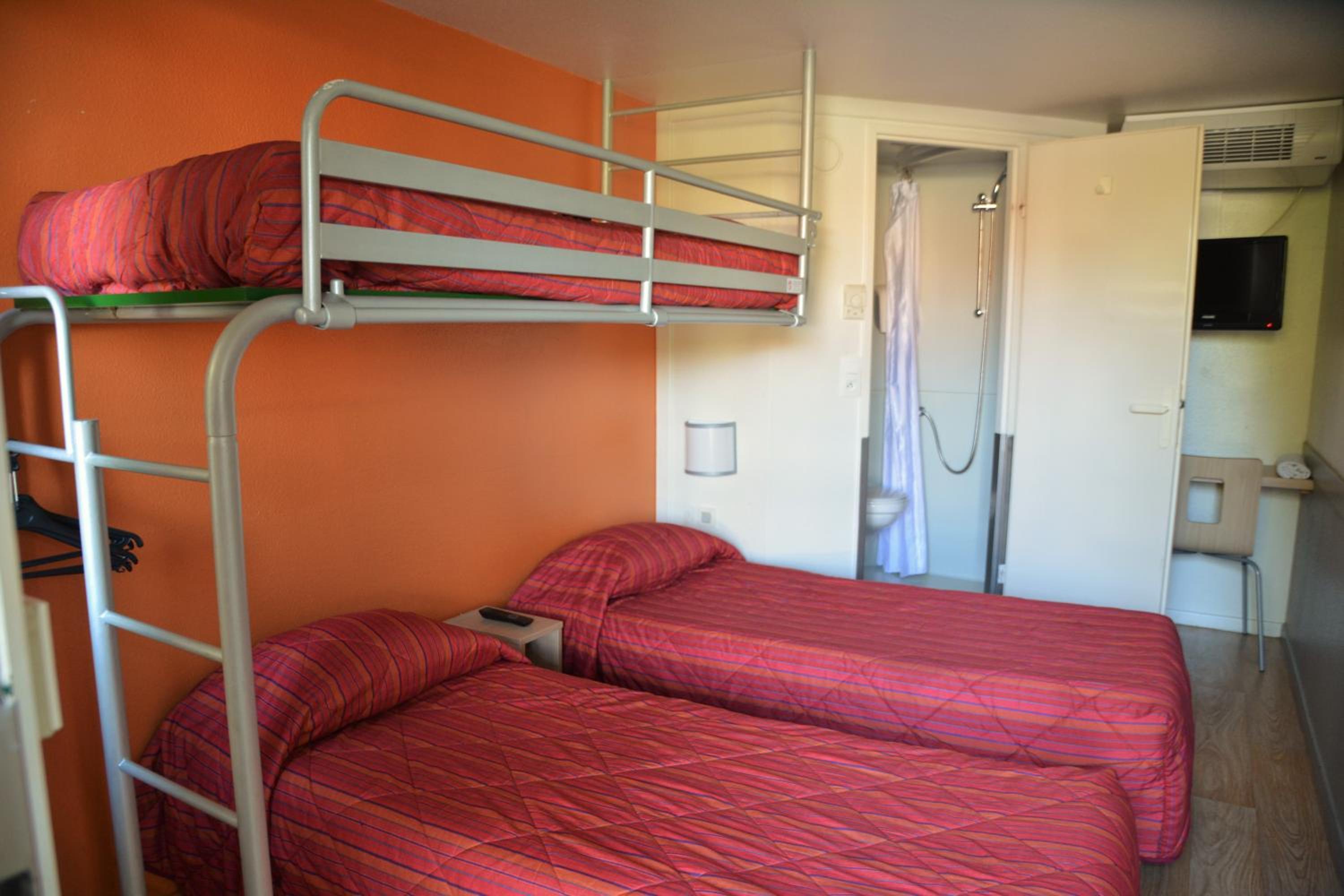 Superior Triple Room photo 2