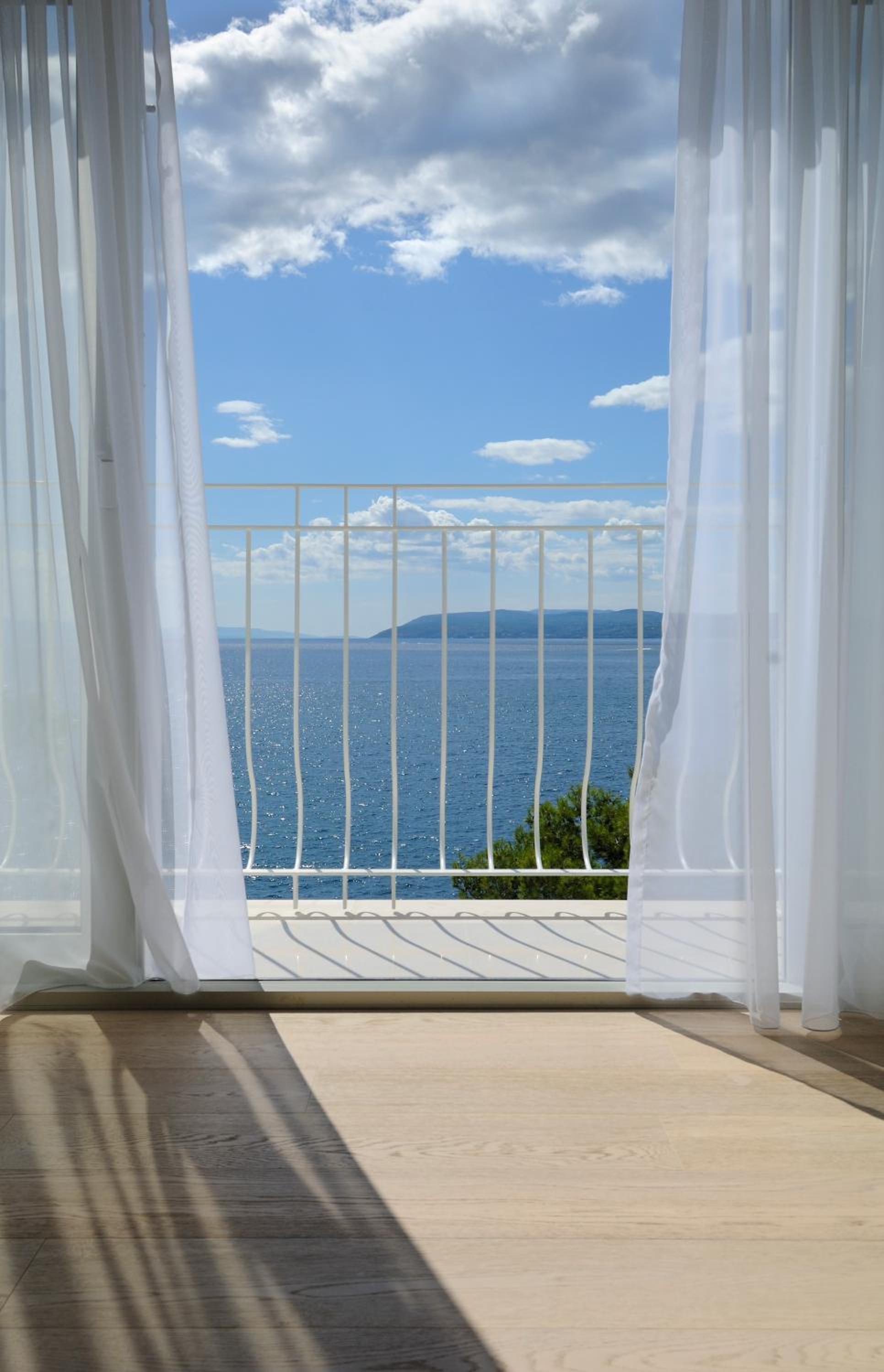 Double Room with Sea View - Photo 2