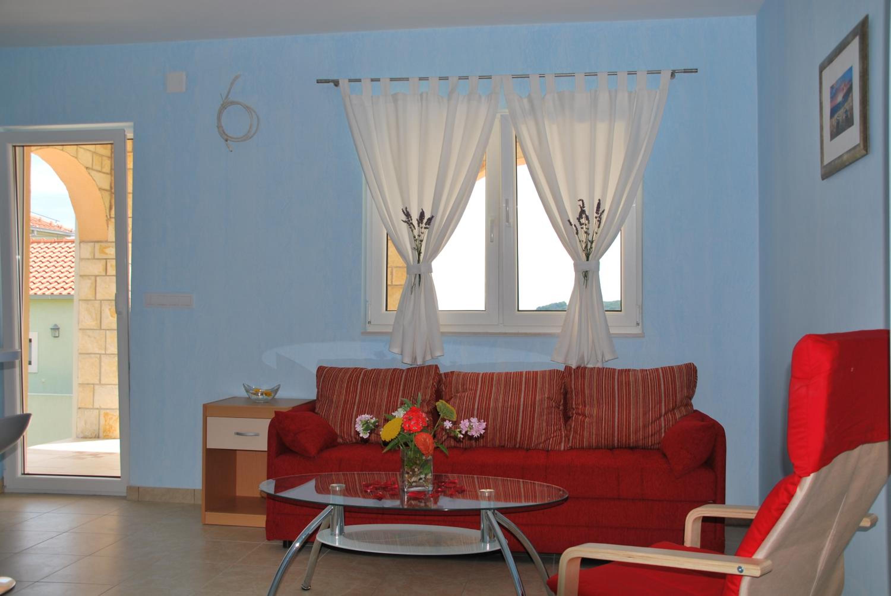 Apartment with Sea View - Photo 13