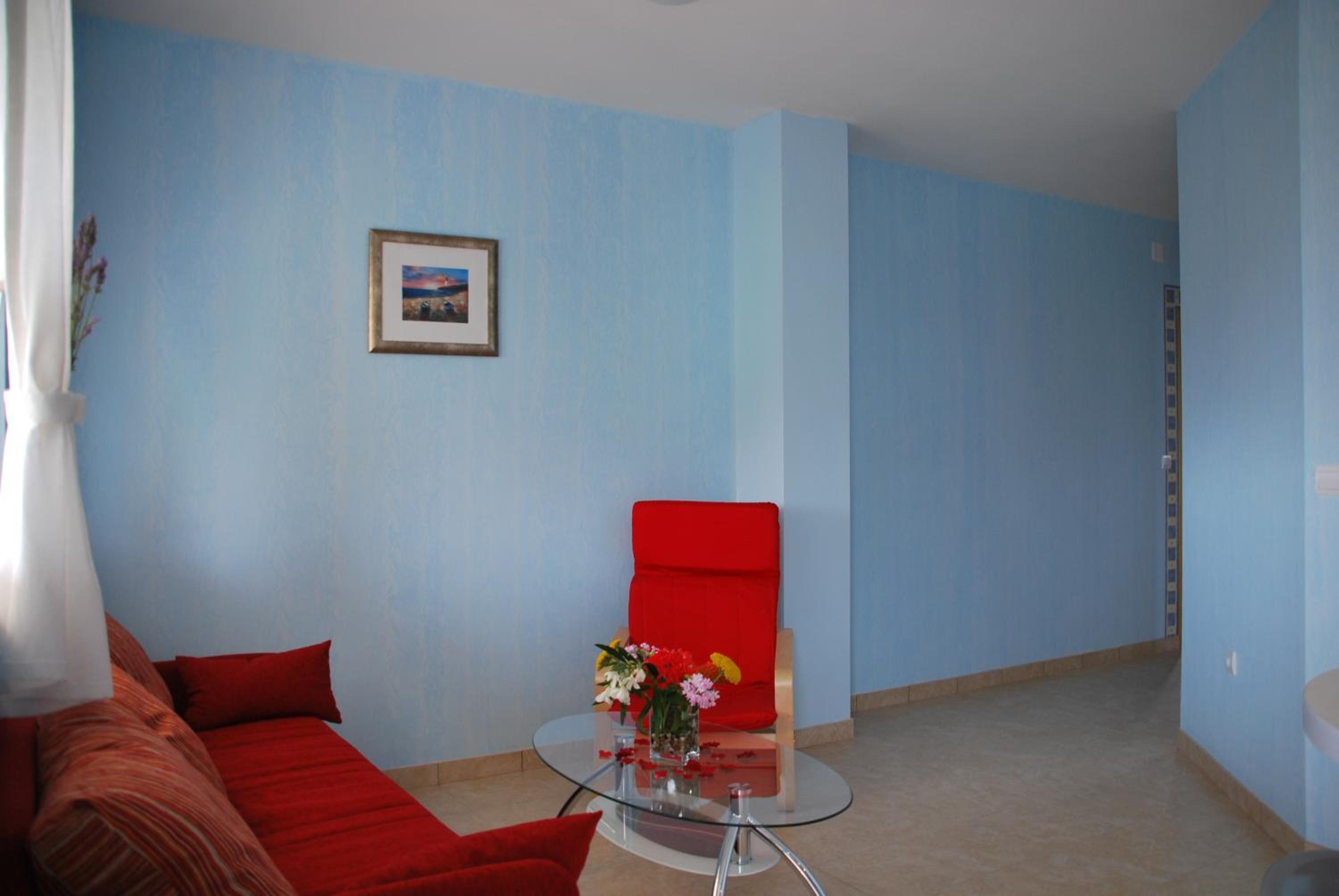 Apartment with Sea View - Photo 5