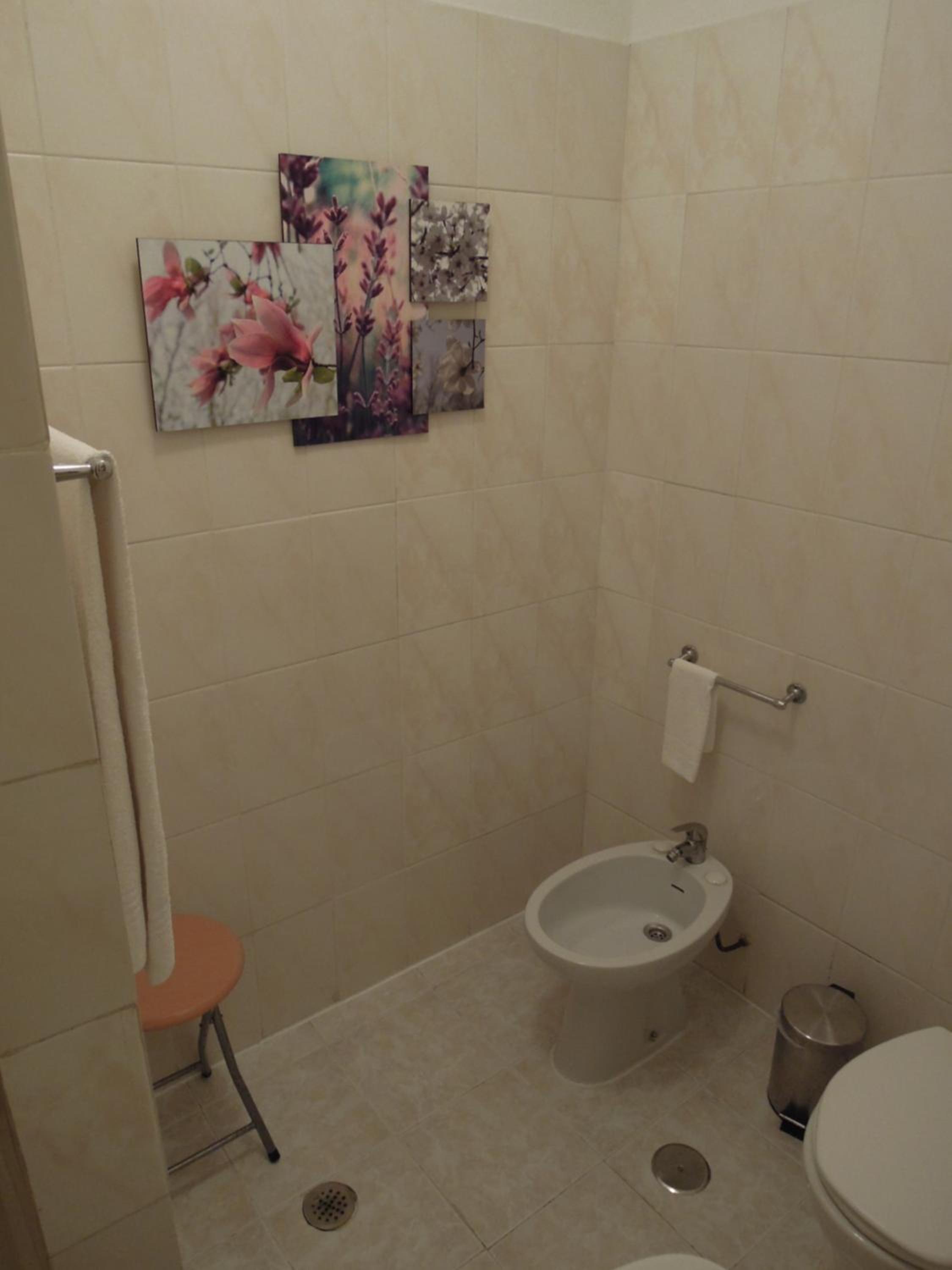 Double or Twin Room - Photo 6