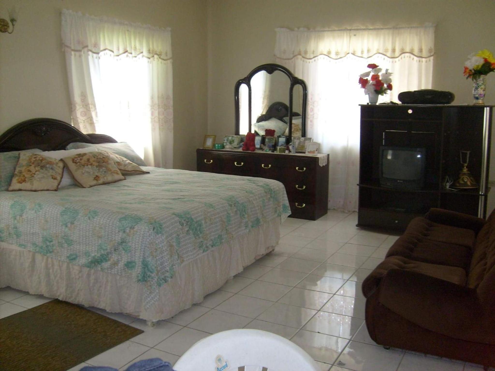 King Suite with Spa Bath photo 1