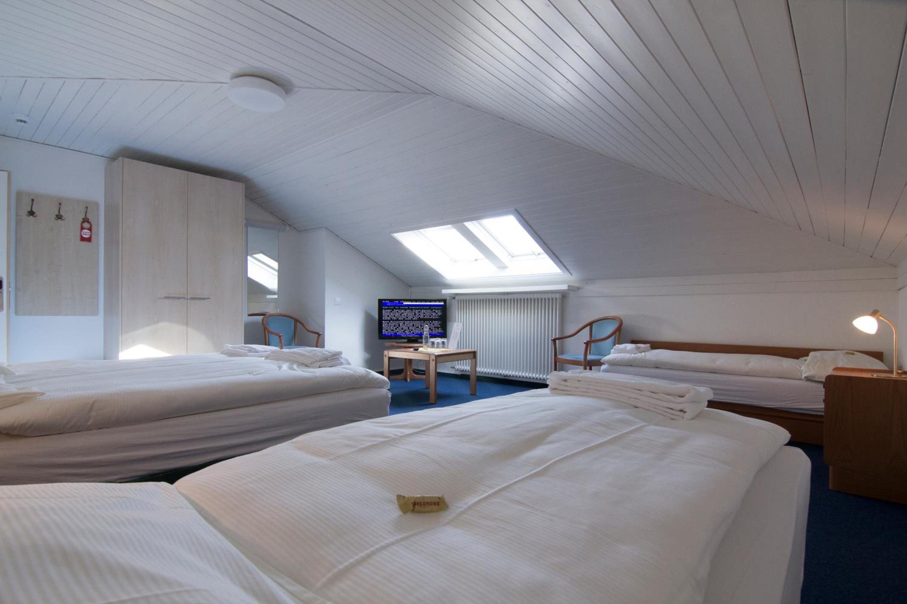 Budget Quadruple Room with Shared Bathroom