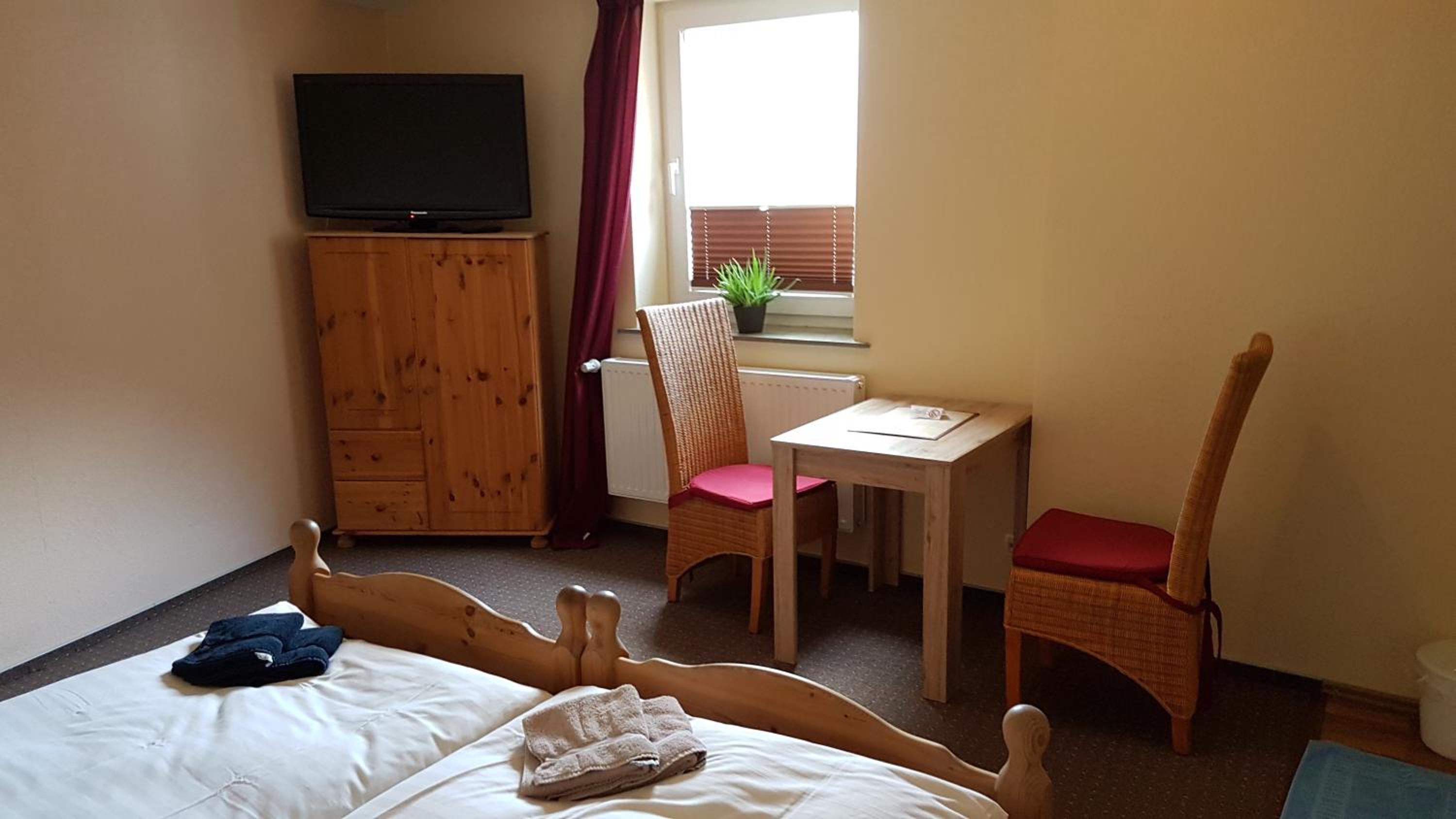 Double or Twin Room - Photo 3