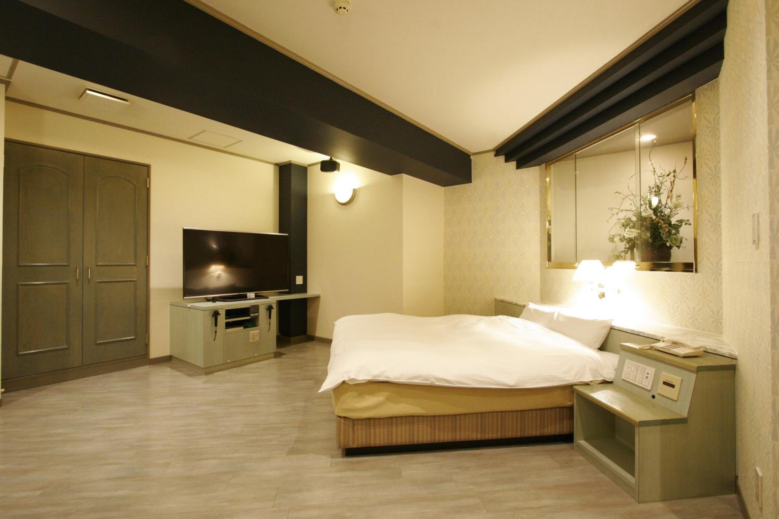 Business King Room