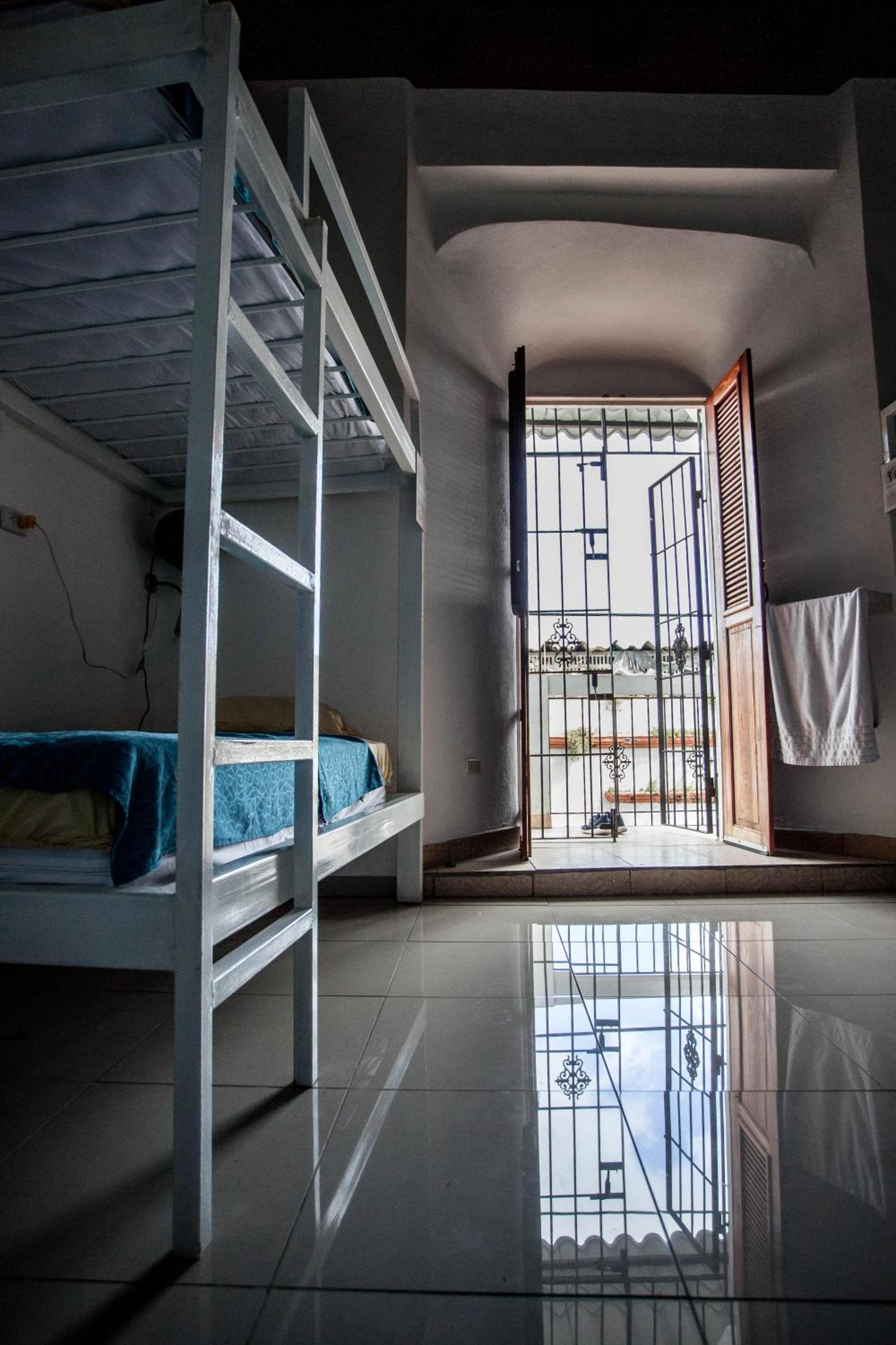 Bed in 12-Bed Mixed Dormitory Room photo 3