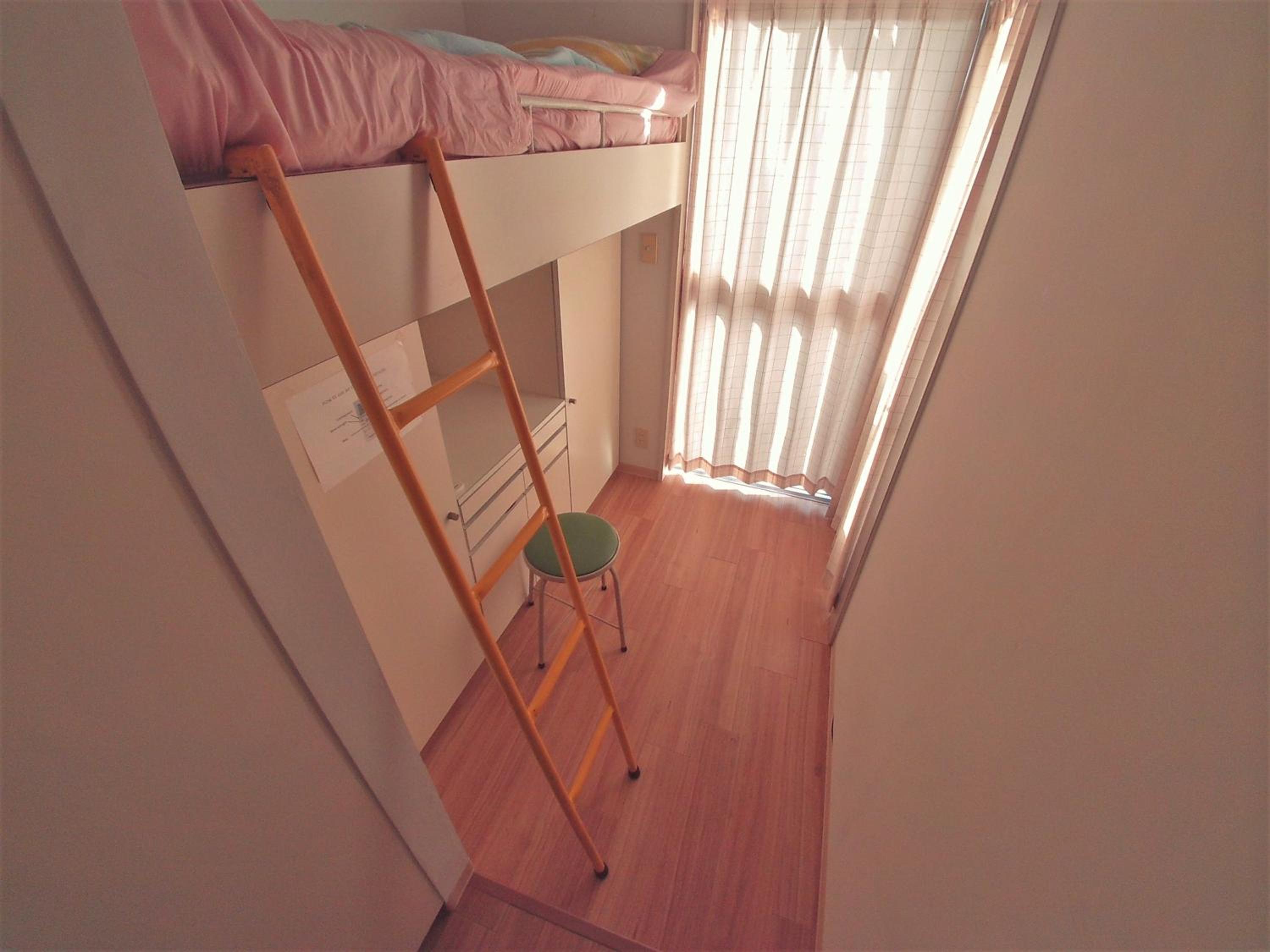 Single Room with Shared Bathroom photo 1